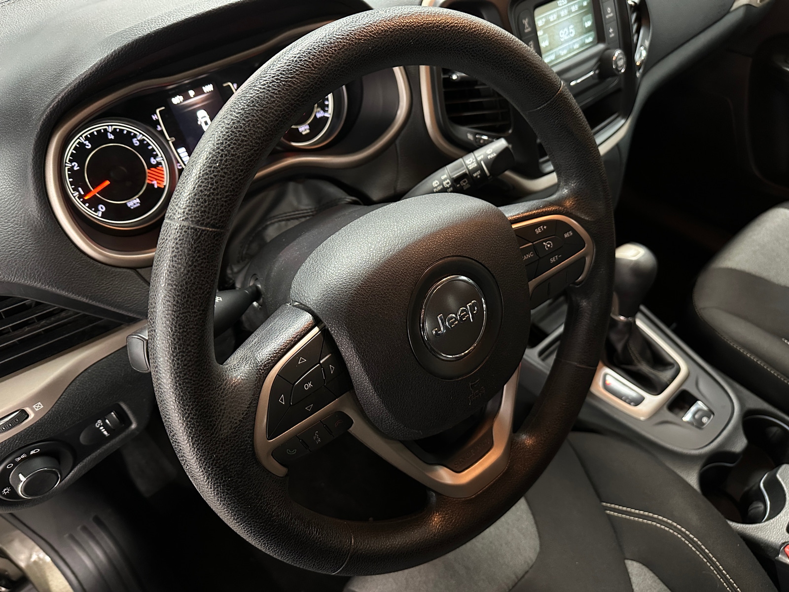 Thumbnail: 2015 Jeep Cherokee - 5