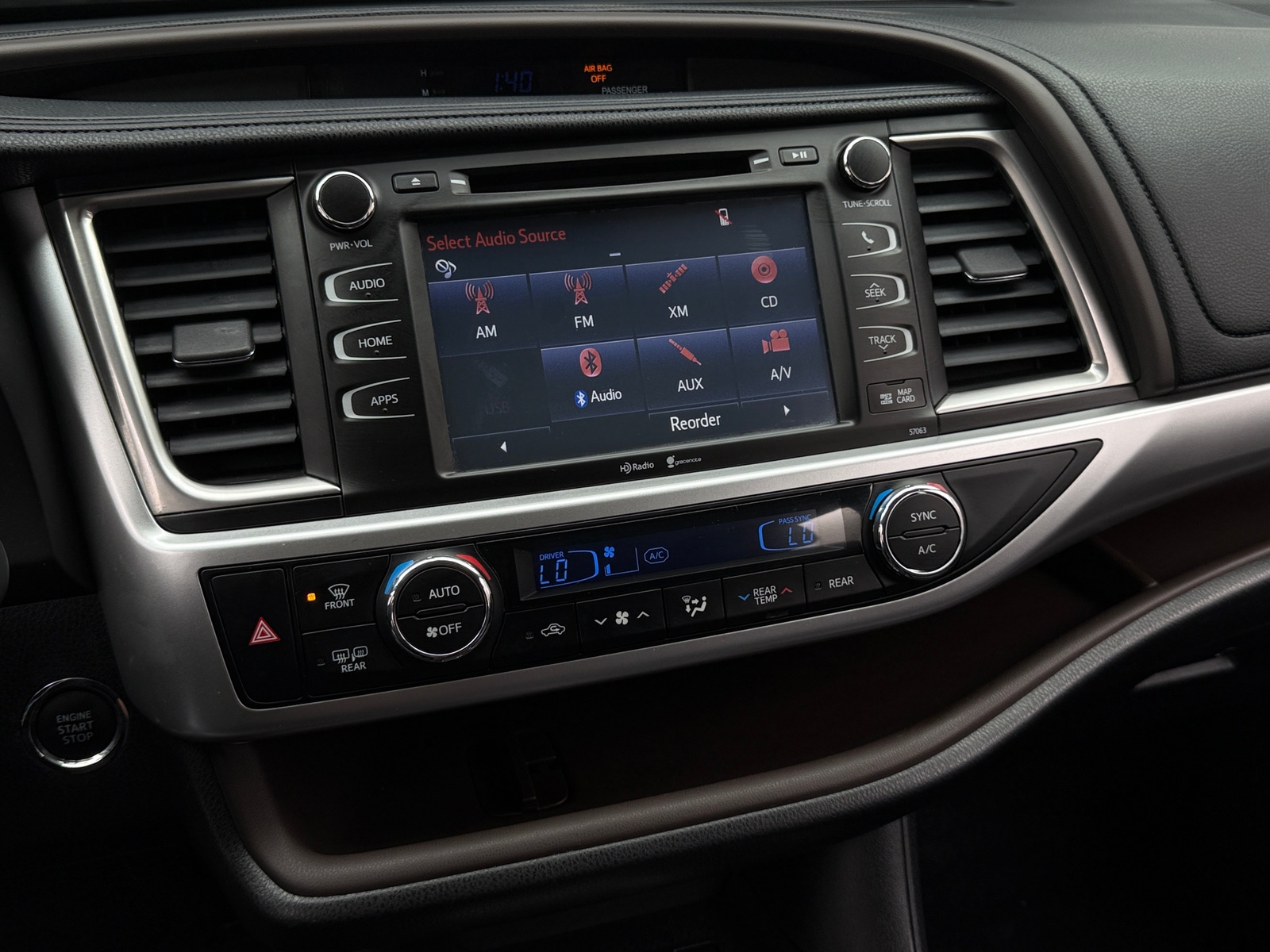 Thumbnail: 2014 Toyota Highlander - 3