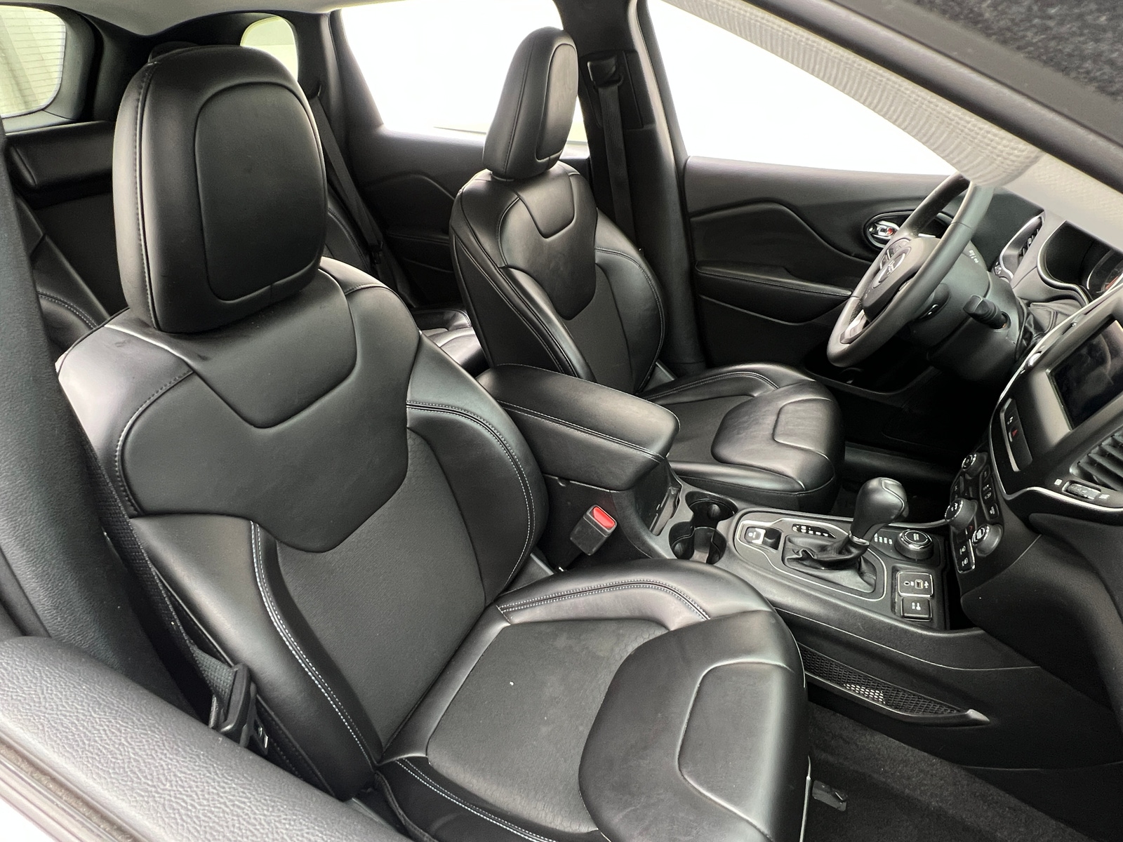 Thumbnail: 2020 Jeep Cherokee - 2
