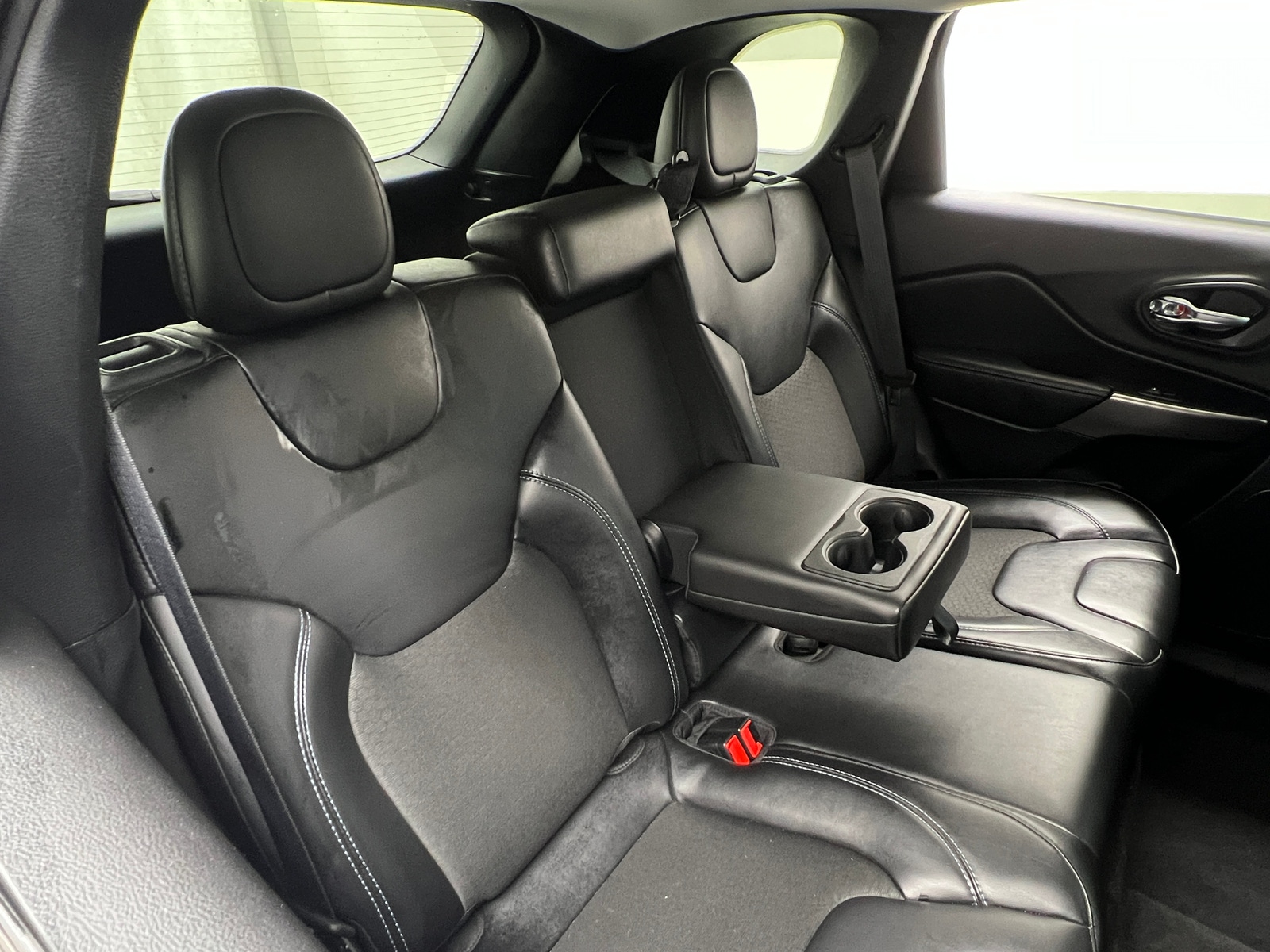 Thumbnail: 2020 Jeep Cherokee - 6