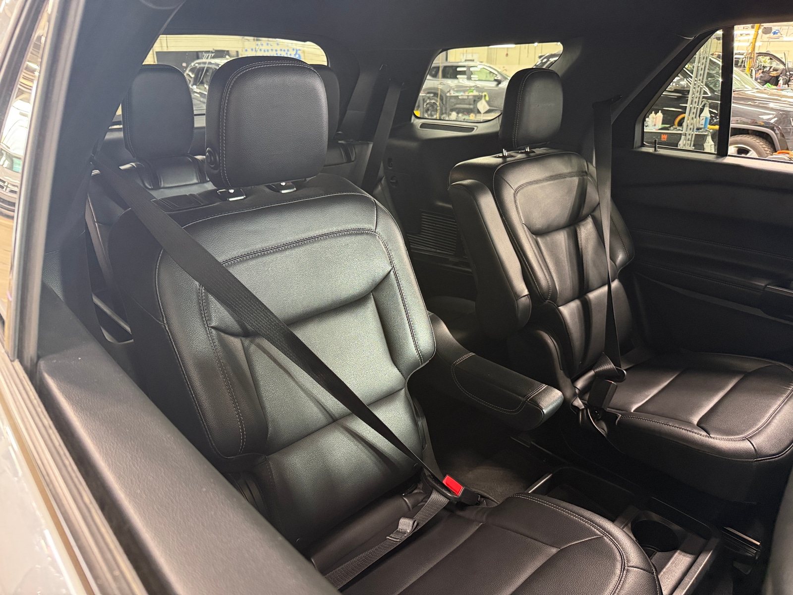 Thumbnail: 2020 Ford Explorer - 6