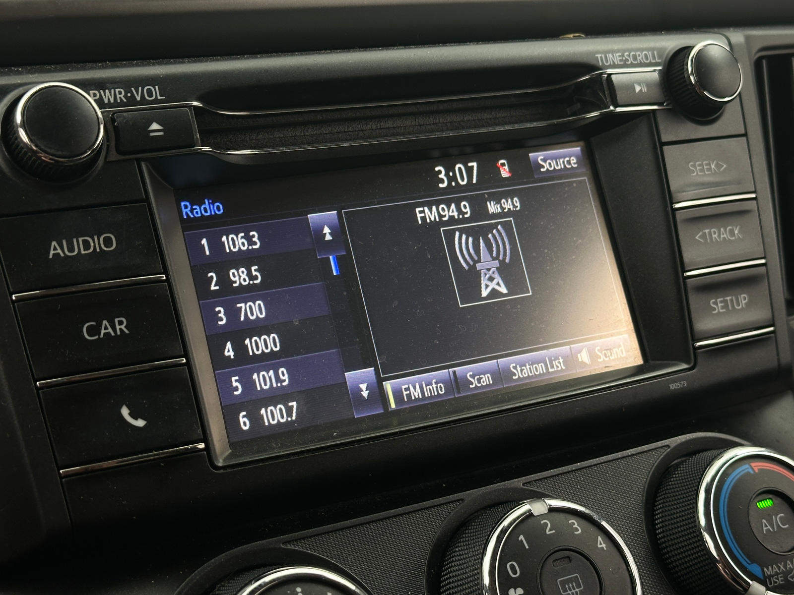 Thumbnail: 2017 Toyota RAV4 - 4