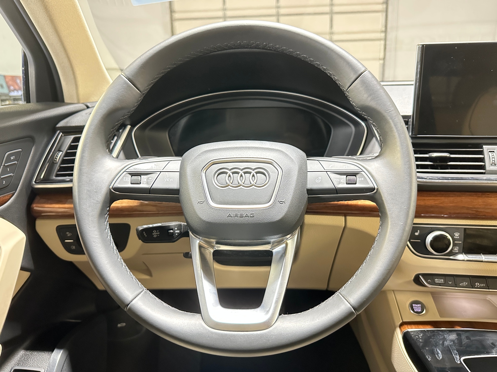 Thumbnail: 2023 Audi Q5 - 4