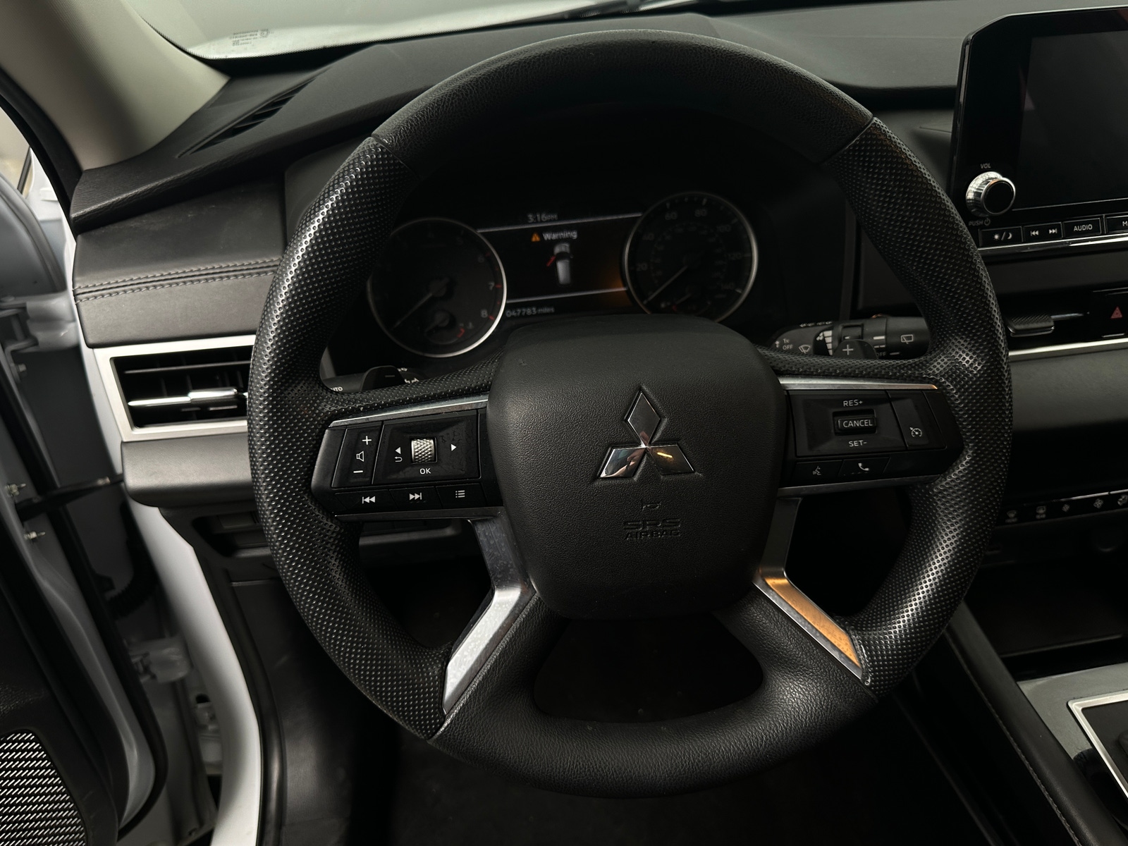 Thumbnail: 2022 Mitsubishi Outlander - 5