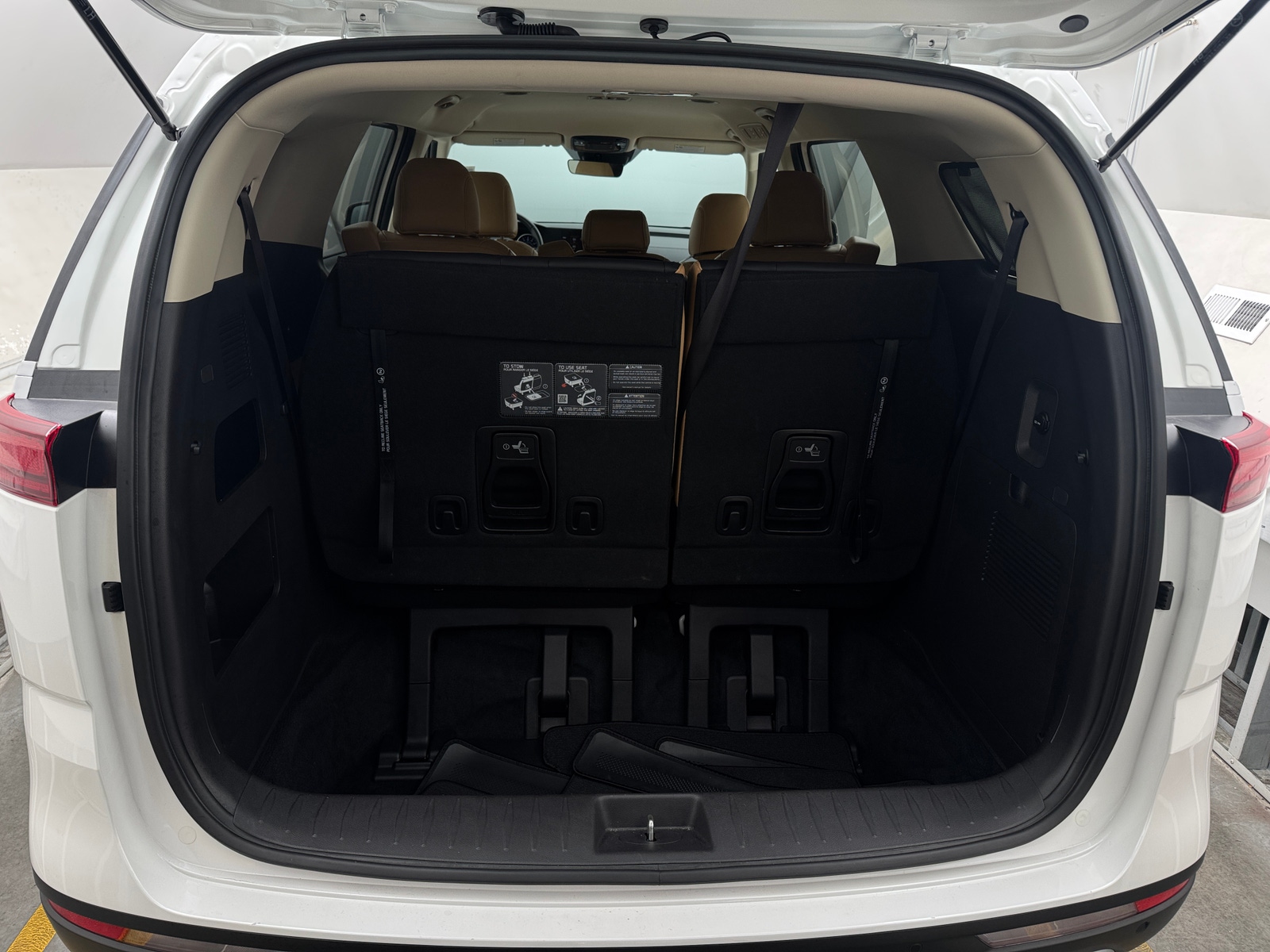 Thumbnail: 2024 Kia Carnival - 6