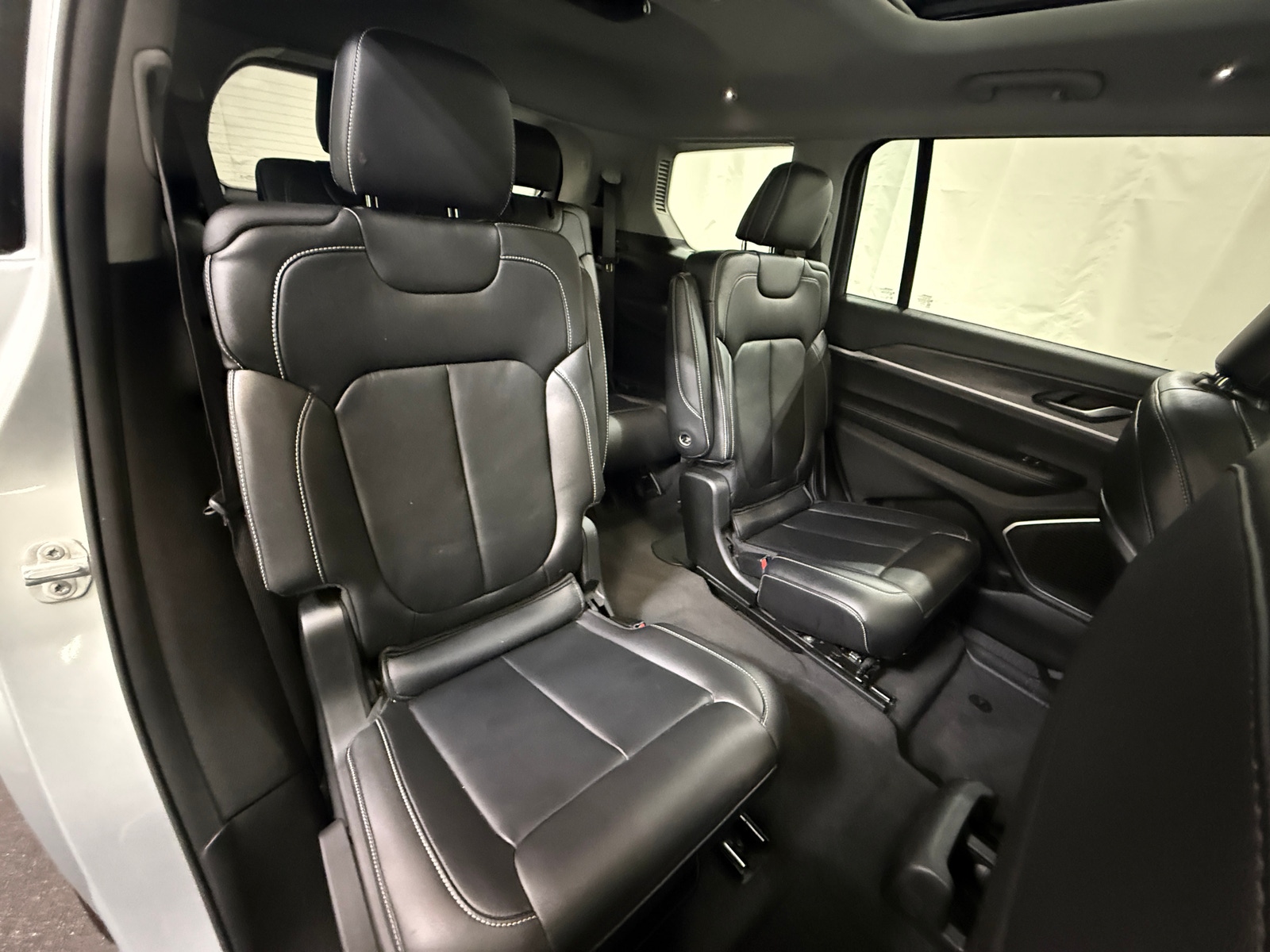 Thumbnail: 2022 Jeep Grand Cherokee L - 5