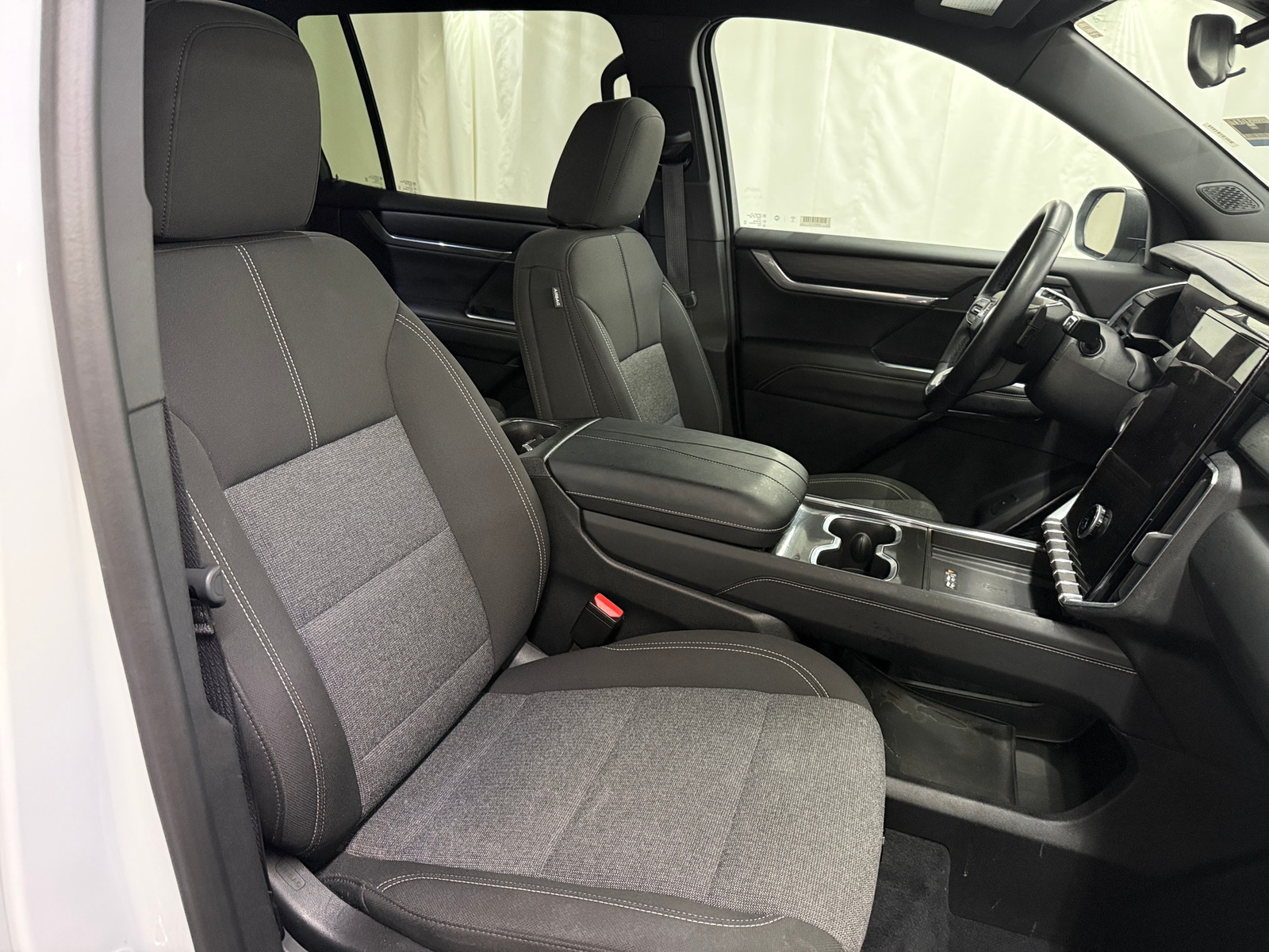 Thumbnail: 2025 GMC Acadia - 2