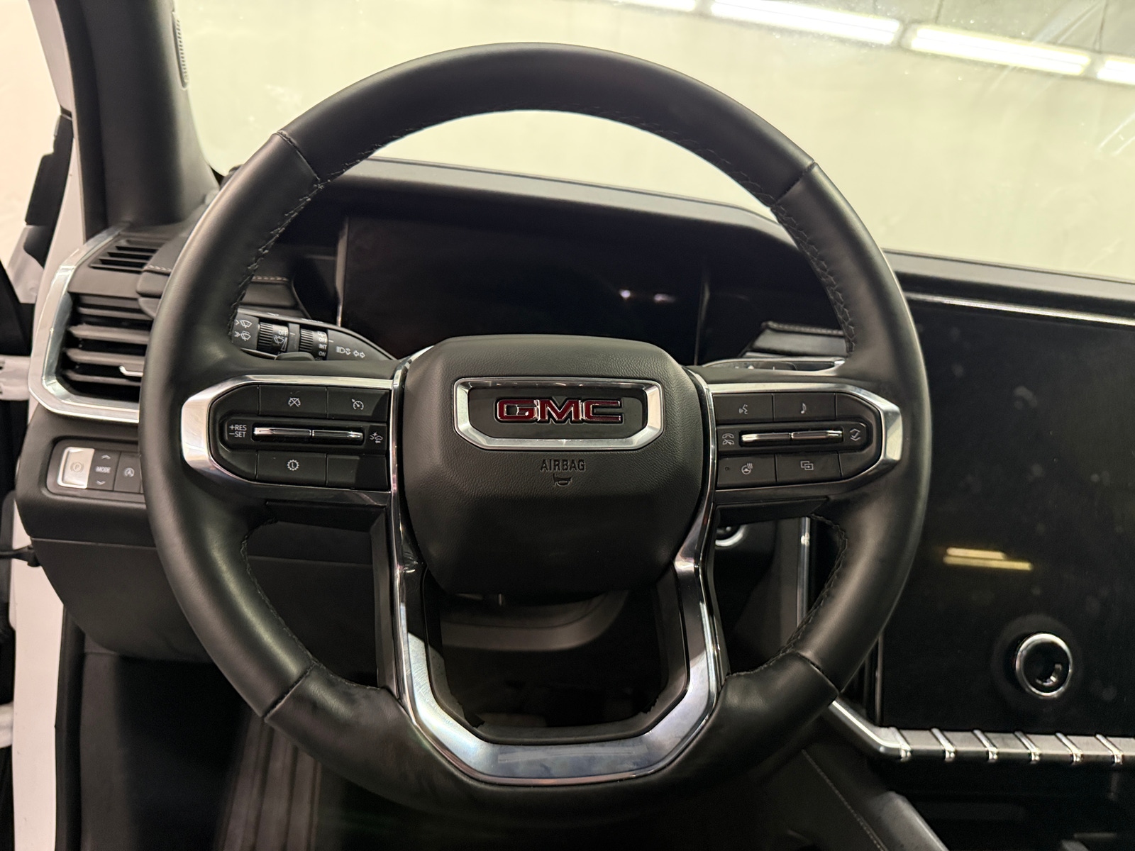 Thumbnail: 2025 GMC Acadia - 5