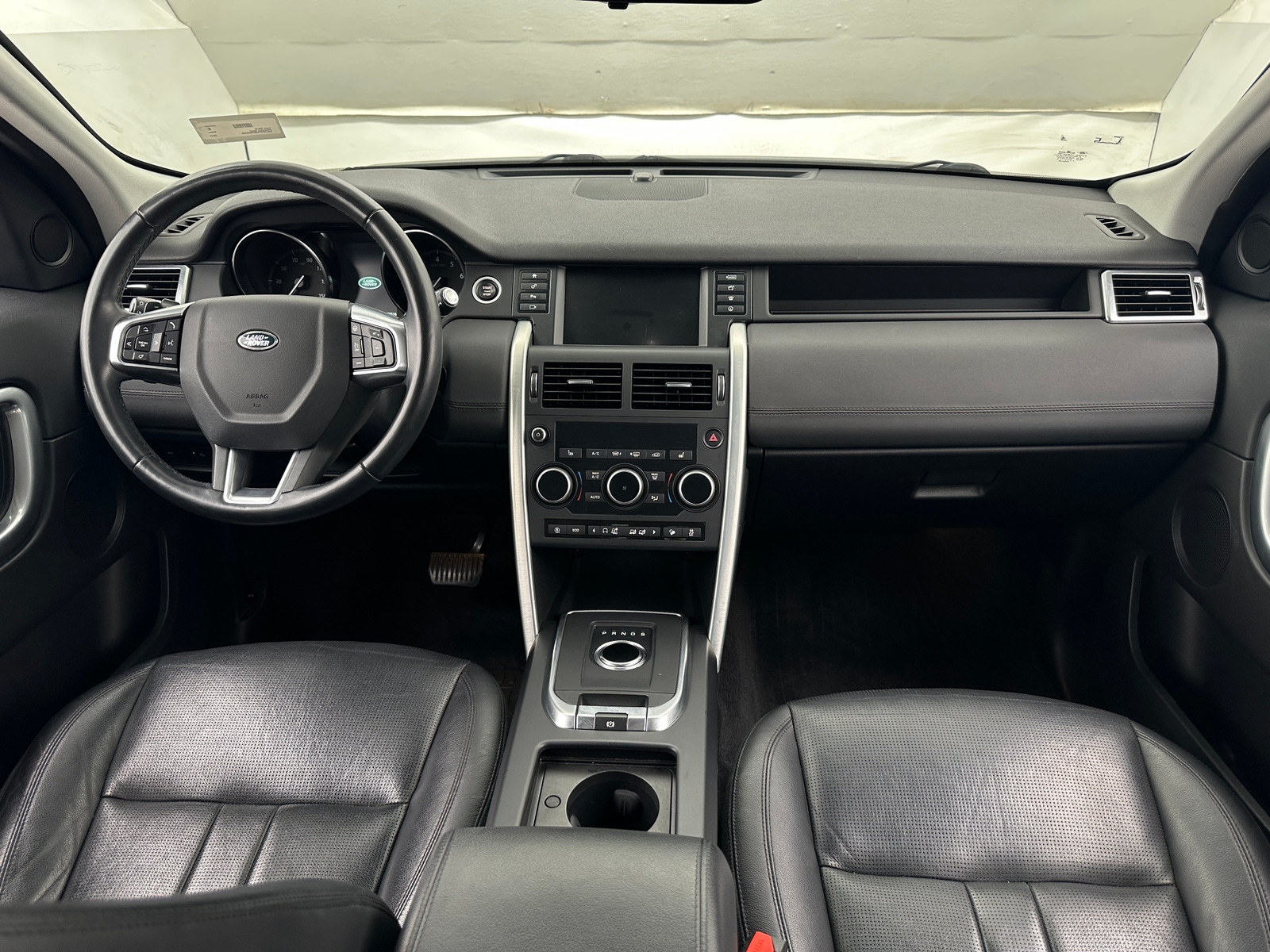 Thumbnail: 2019 Land Rover Discovery Sport - 2