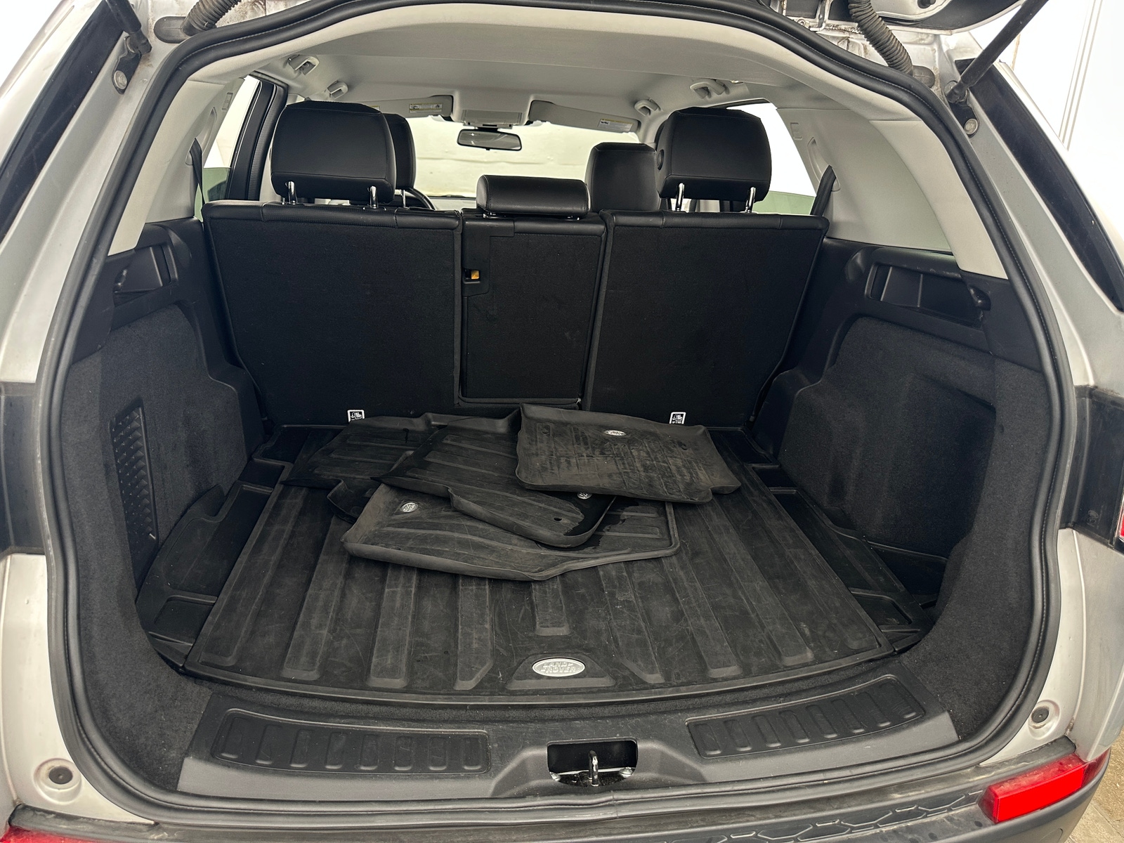Thumbnail: 2019 Land Rover Discovery Sport - 6