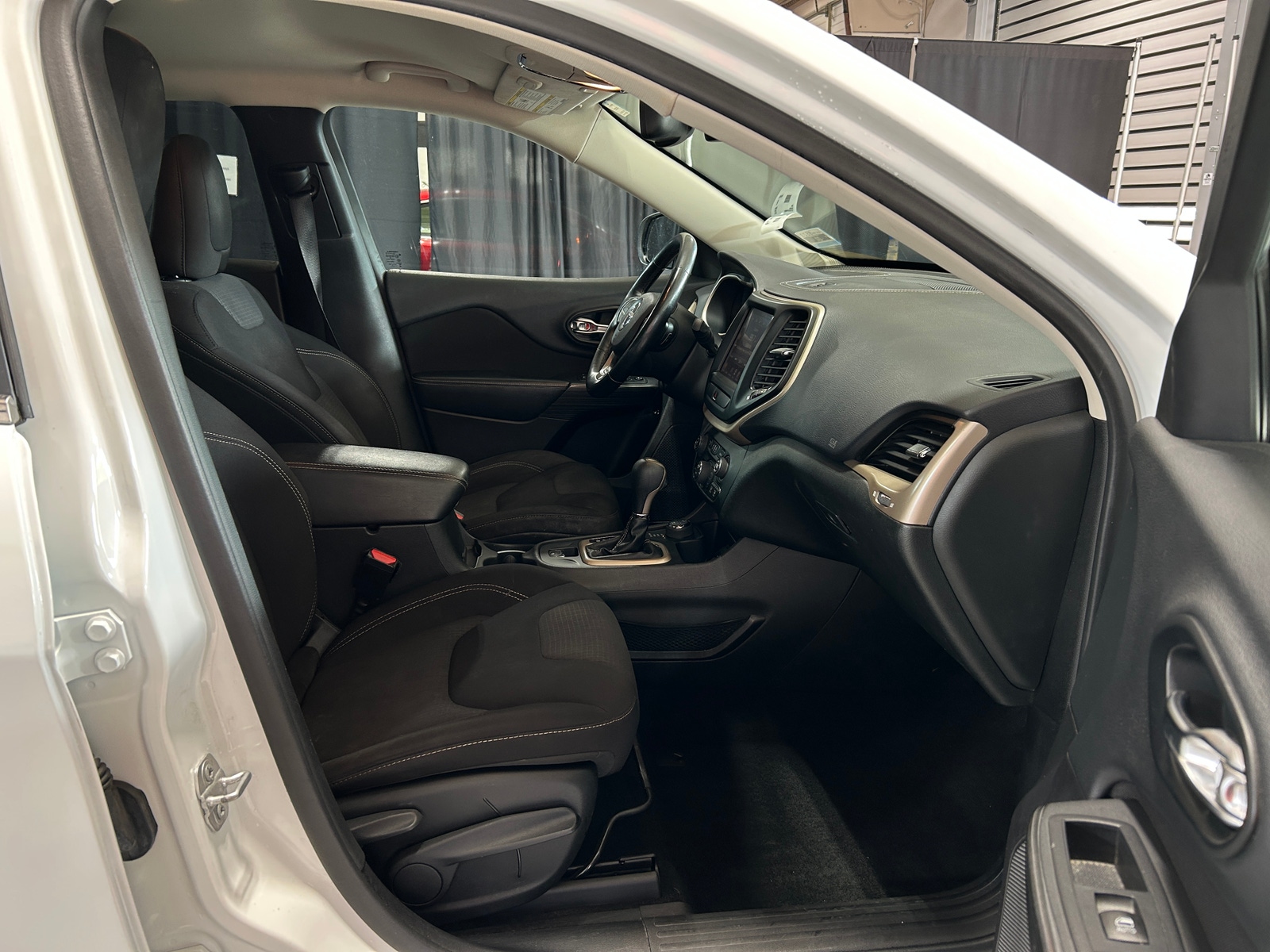 Thumbnail: 2015 Jeep Cherokee - 2