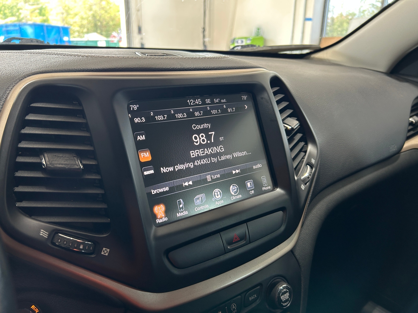 Thumbnail: 2015 Jeep Cherokee - 4