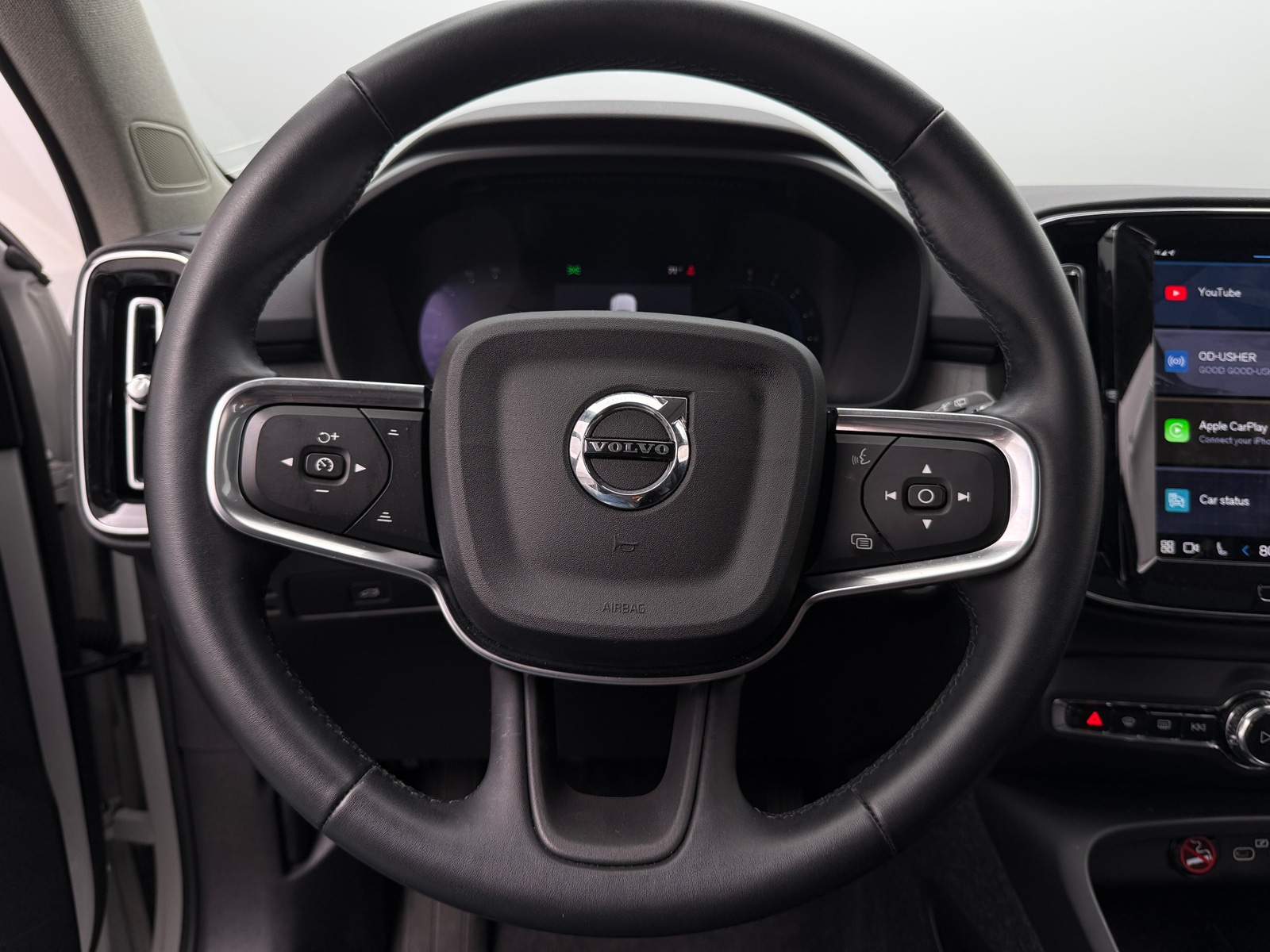 Thumbnail: 2025 Volvo XC40 - 4