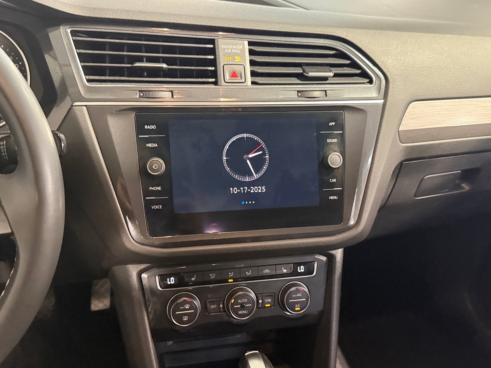 Thumbnail: 2021 Volkswagen Tiguan - 3
