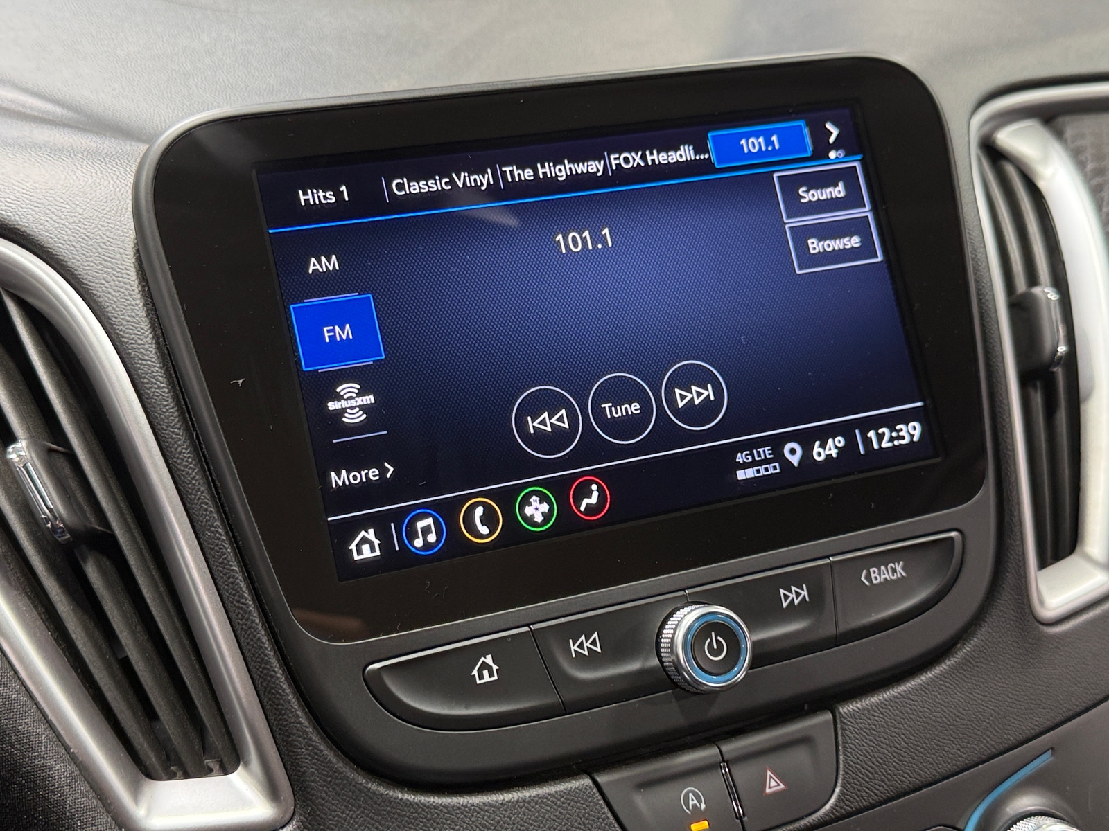 Thumbnail: 2024 Chevrolet Malibu - 4