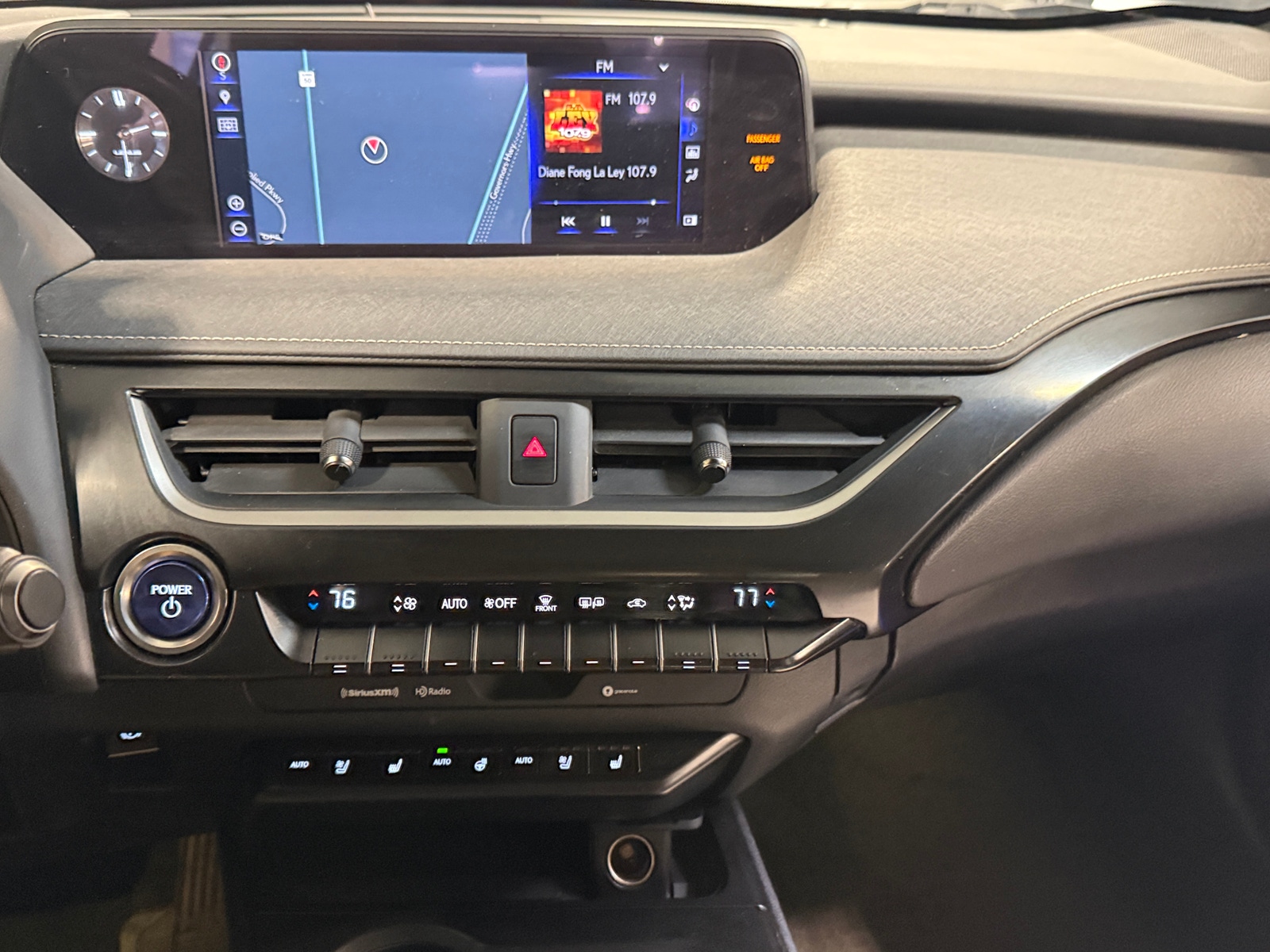 Thumbnail: 2019 Lexus UX - 3