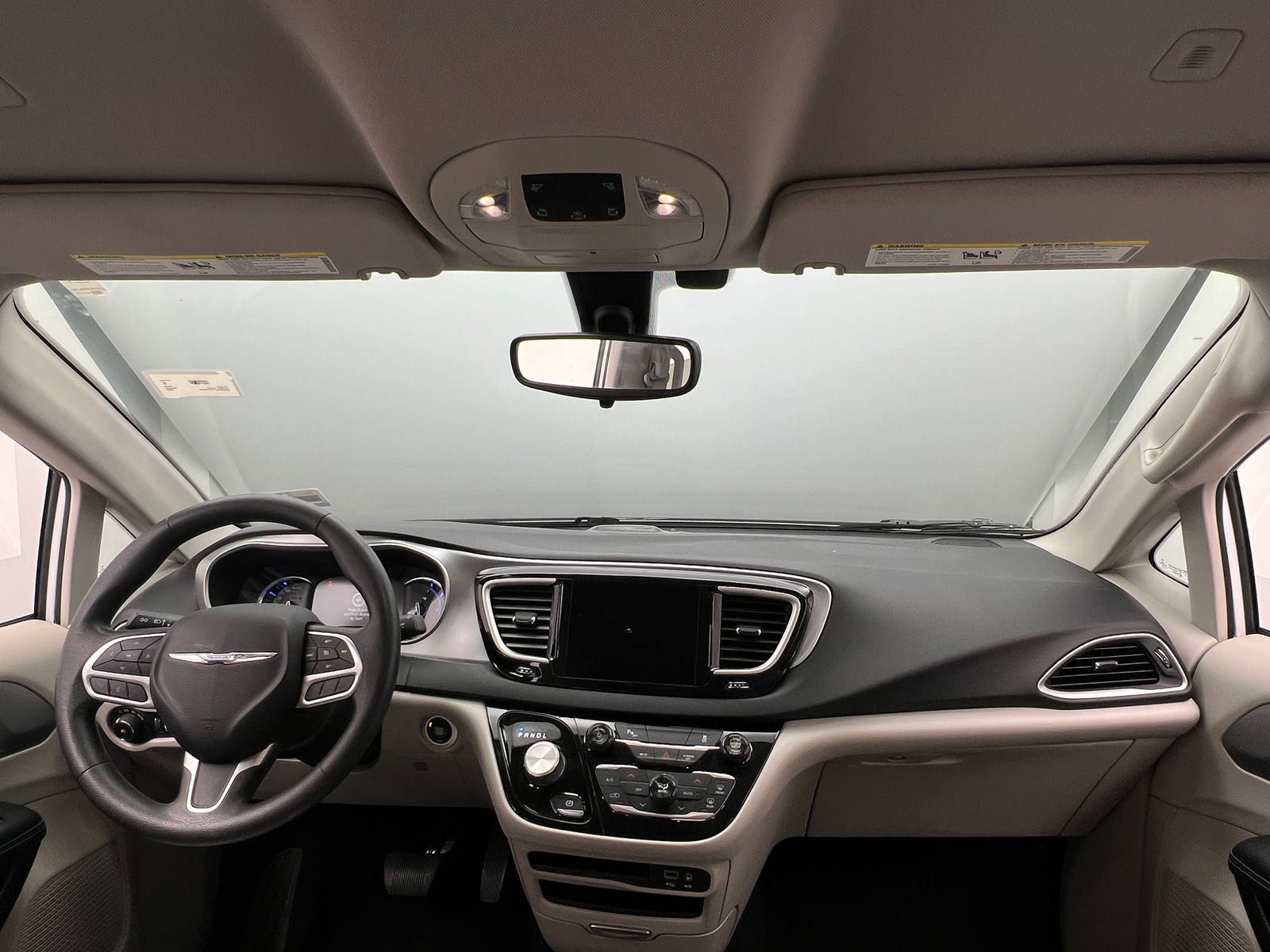 Thumbnail: 2018 Chrysler Pacifica - 3
