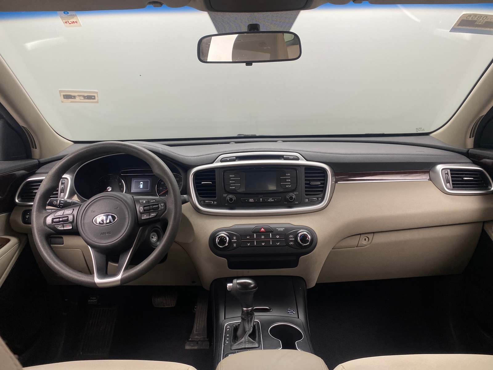 Thumbnail: 2017 Kia Sorento - 3