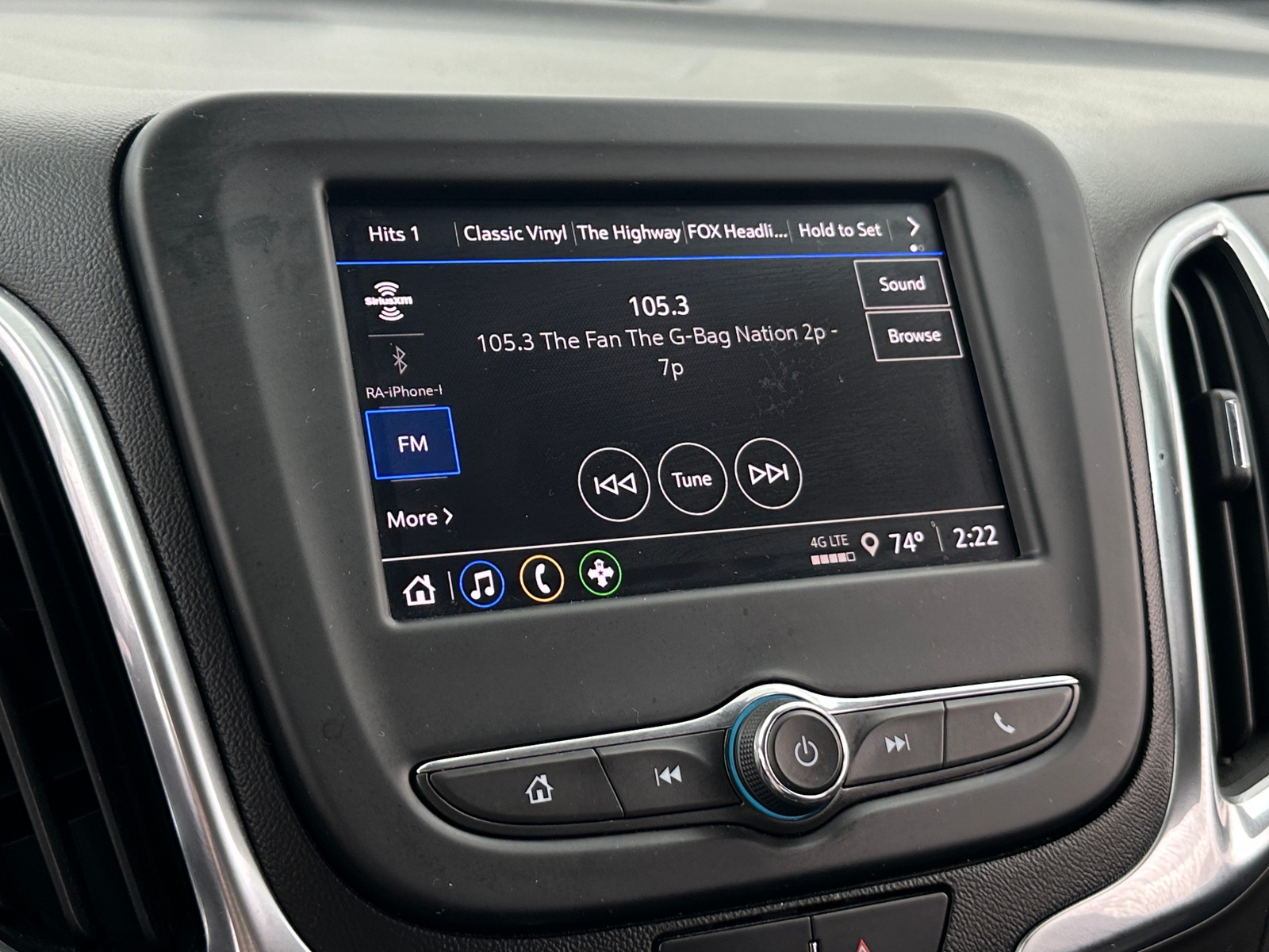Thumbnail: 2022 Chevrolet Equinox - 4