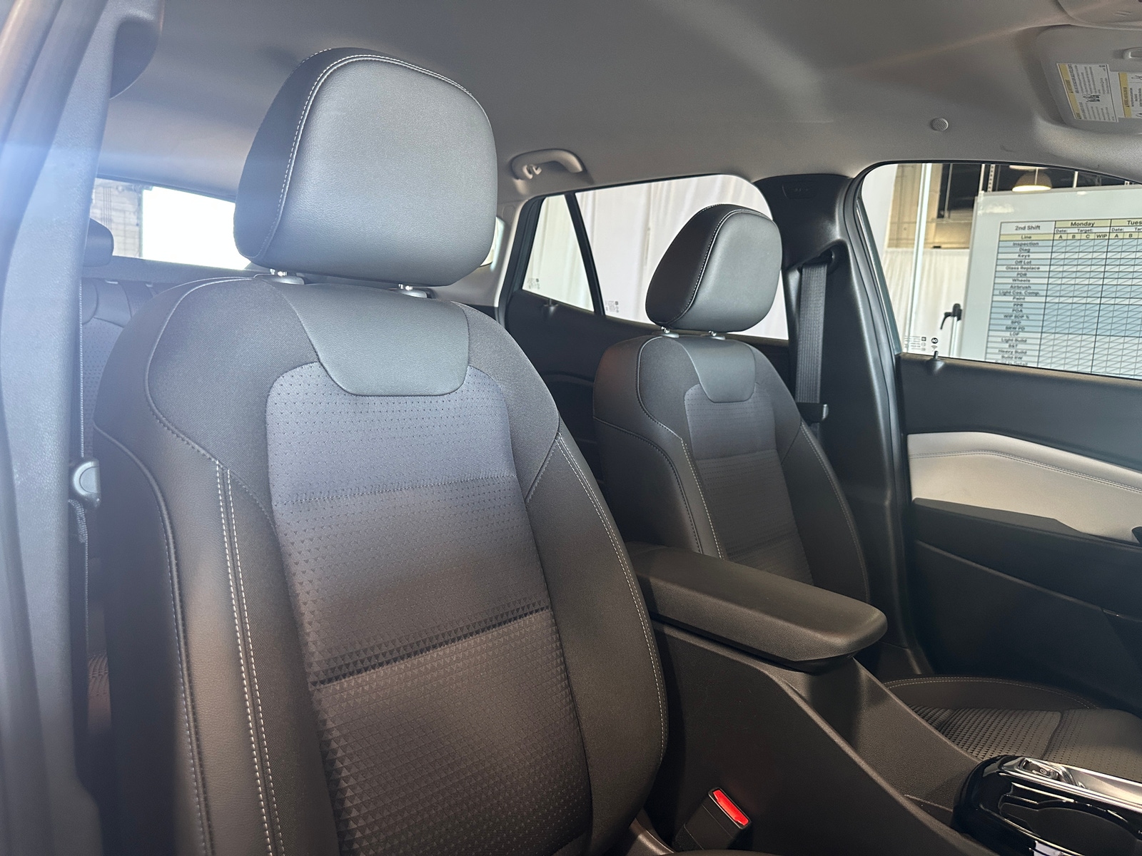 Thumbnail: 2025 Chevrolet Trax - 2