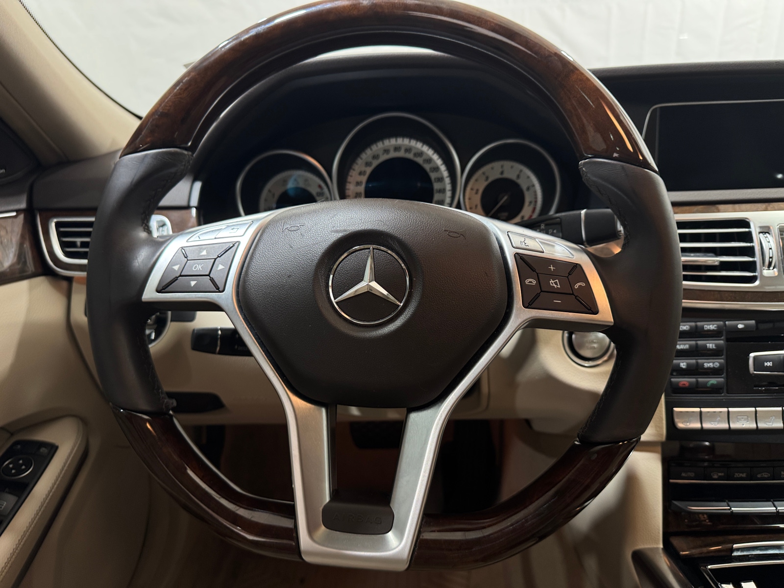 Thumbnail: 2014 Mercedes-Benz E-Class - 4