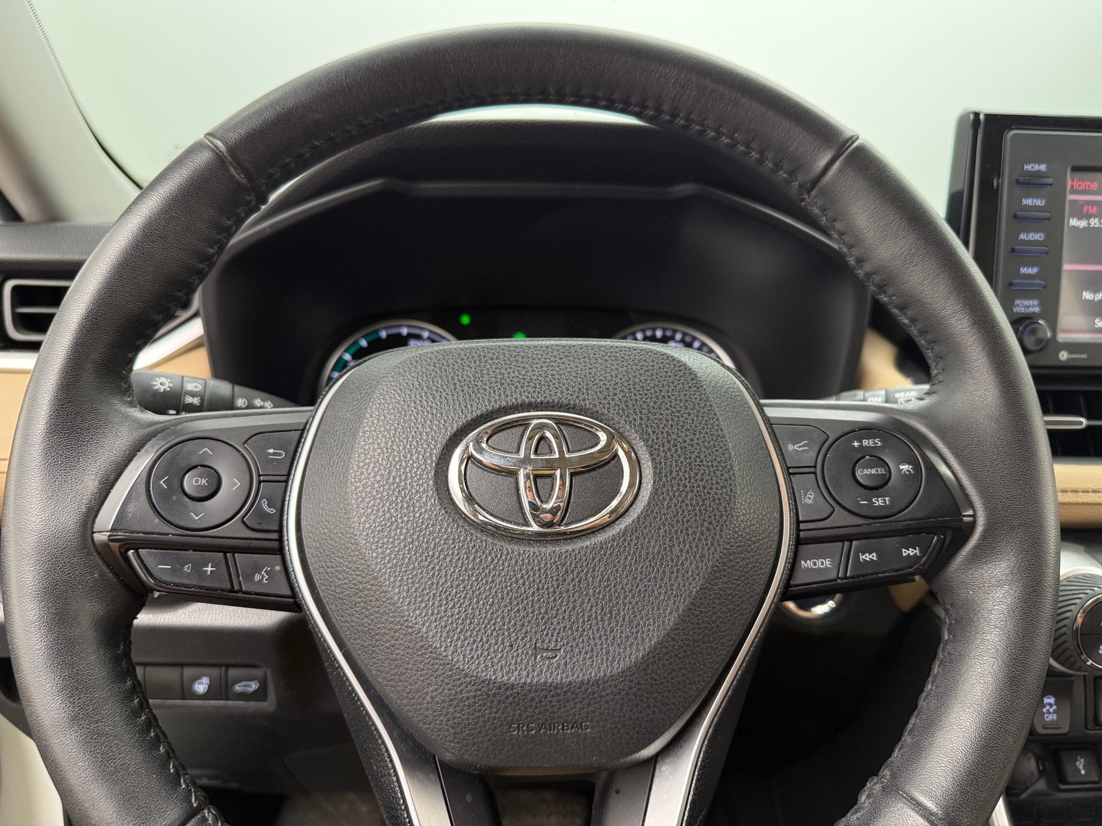 Thumbnail: 2021 Toyota RAV4 - 4