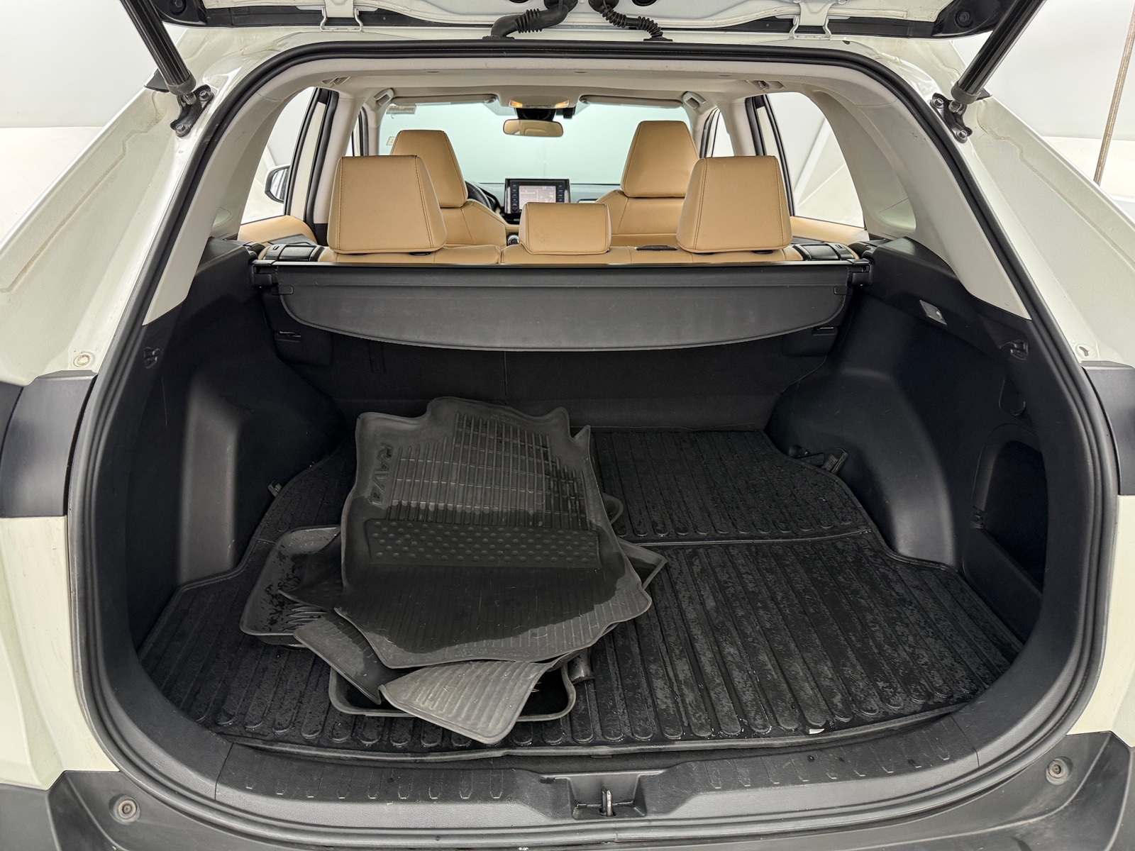 Thumbnail: 2021 Toyota RAV4 - 6