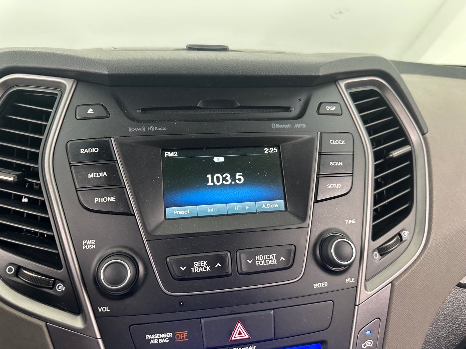 Thumbnail: 2013 Hyundai Santa Fe - 4