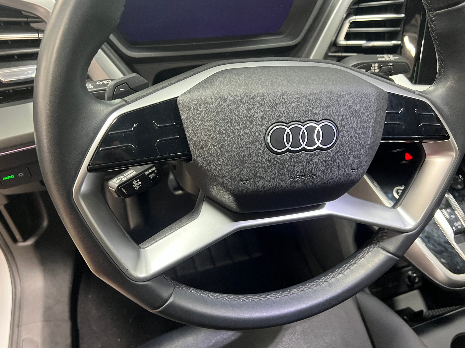 Thumbnail: 2022 Audi Q4 e-tron - 4