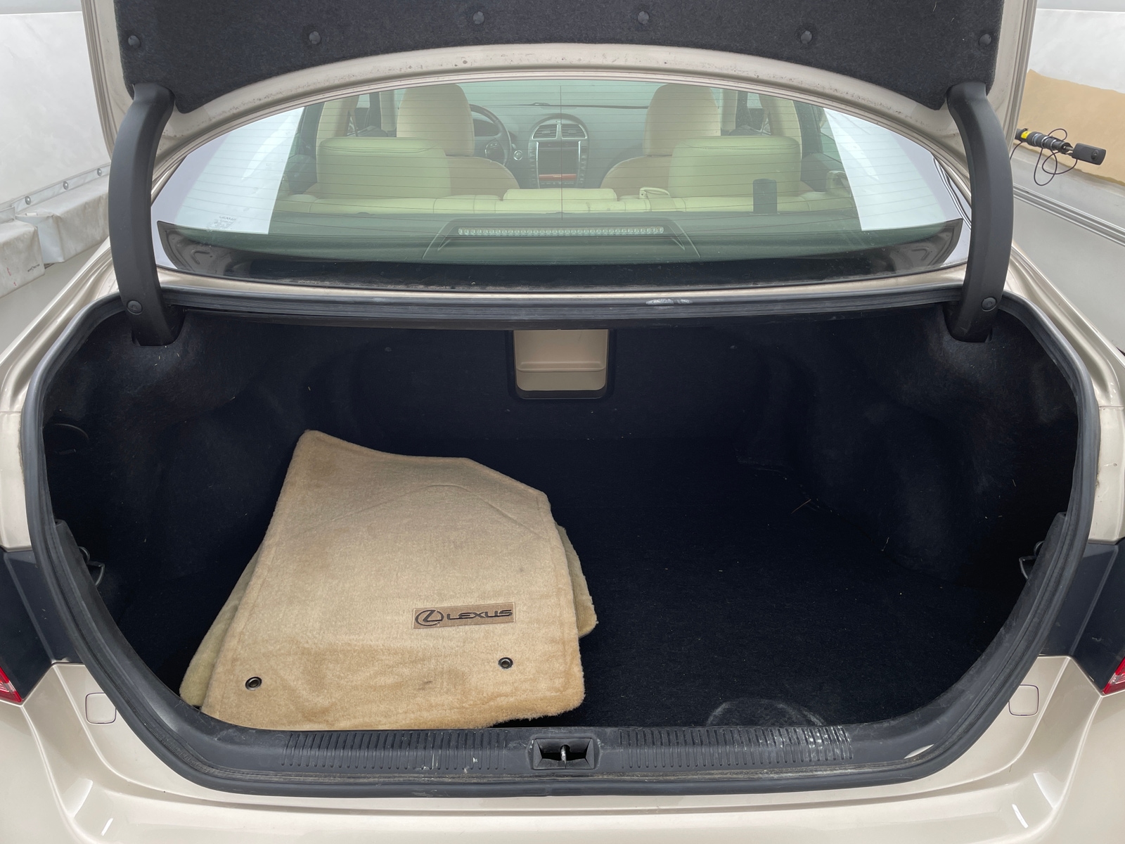 Thumbnail: 2011 Lexus ES - 6