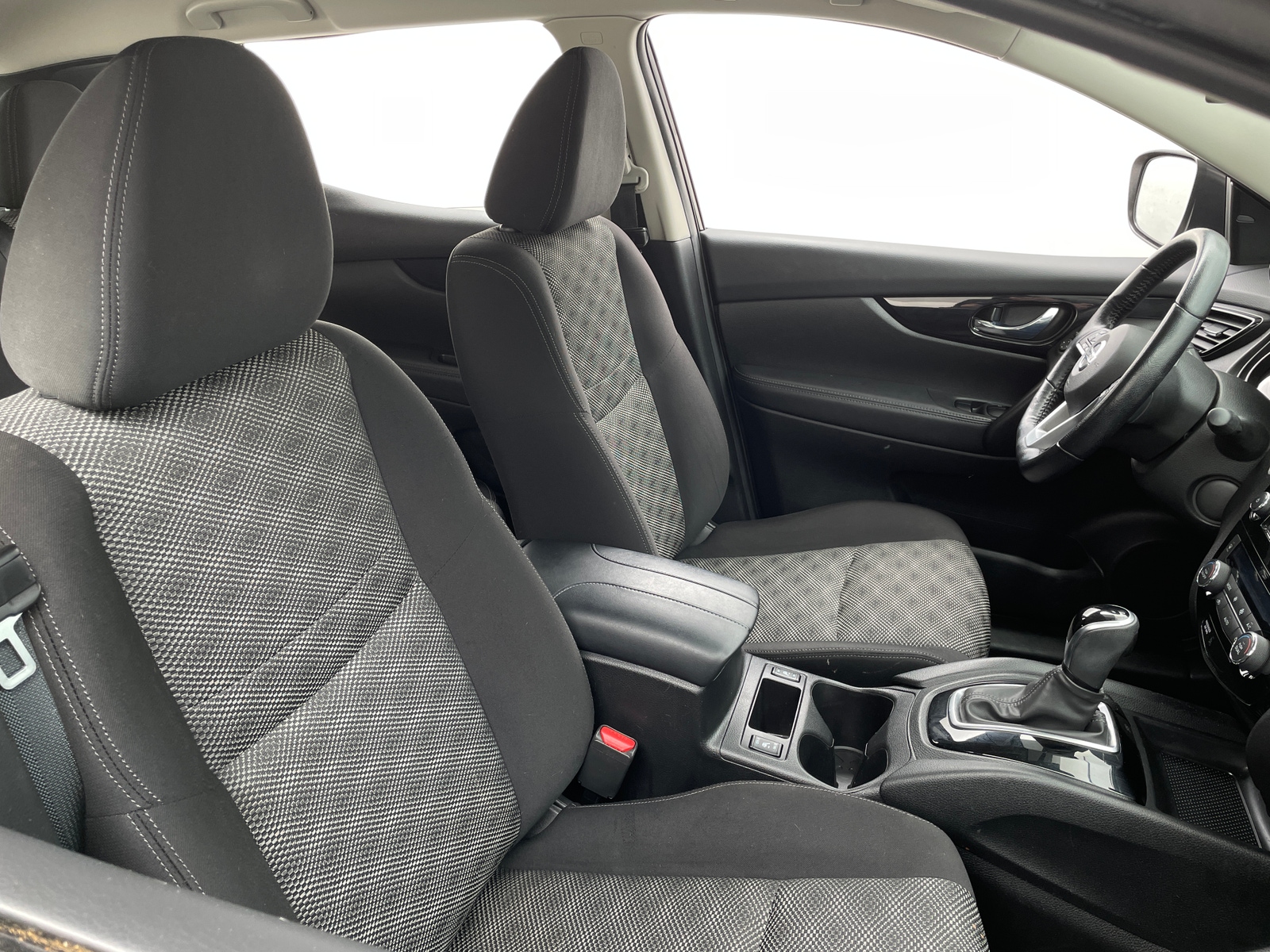 Thumbnail: 2020 Nissan Rogue Sport - 2