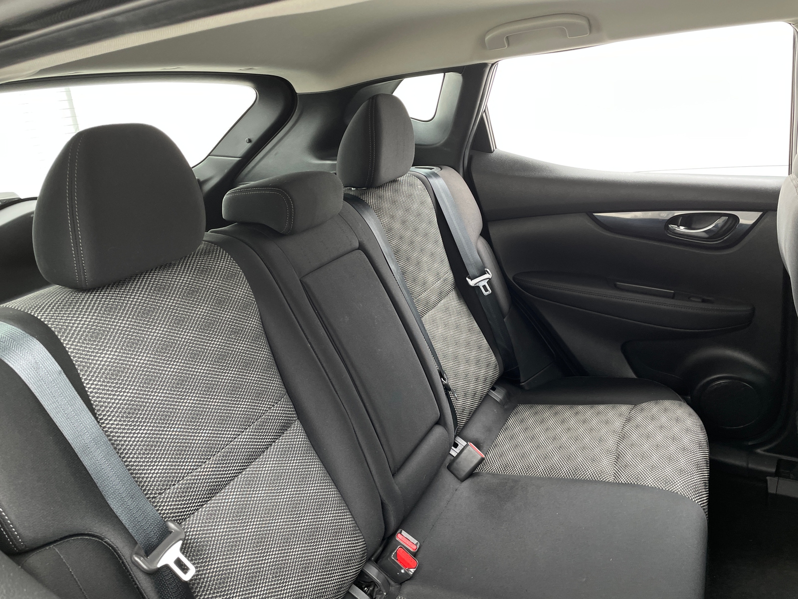 Thumbnail: 2020 Nissan Rogue Sport - 6