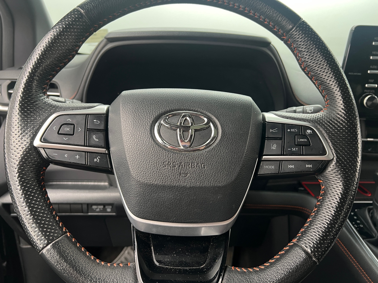 Thumbnail: 2022 Toyota Sienna - 4