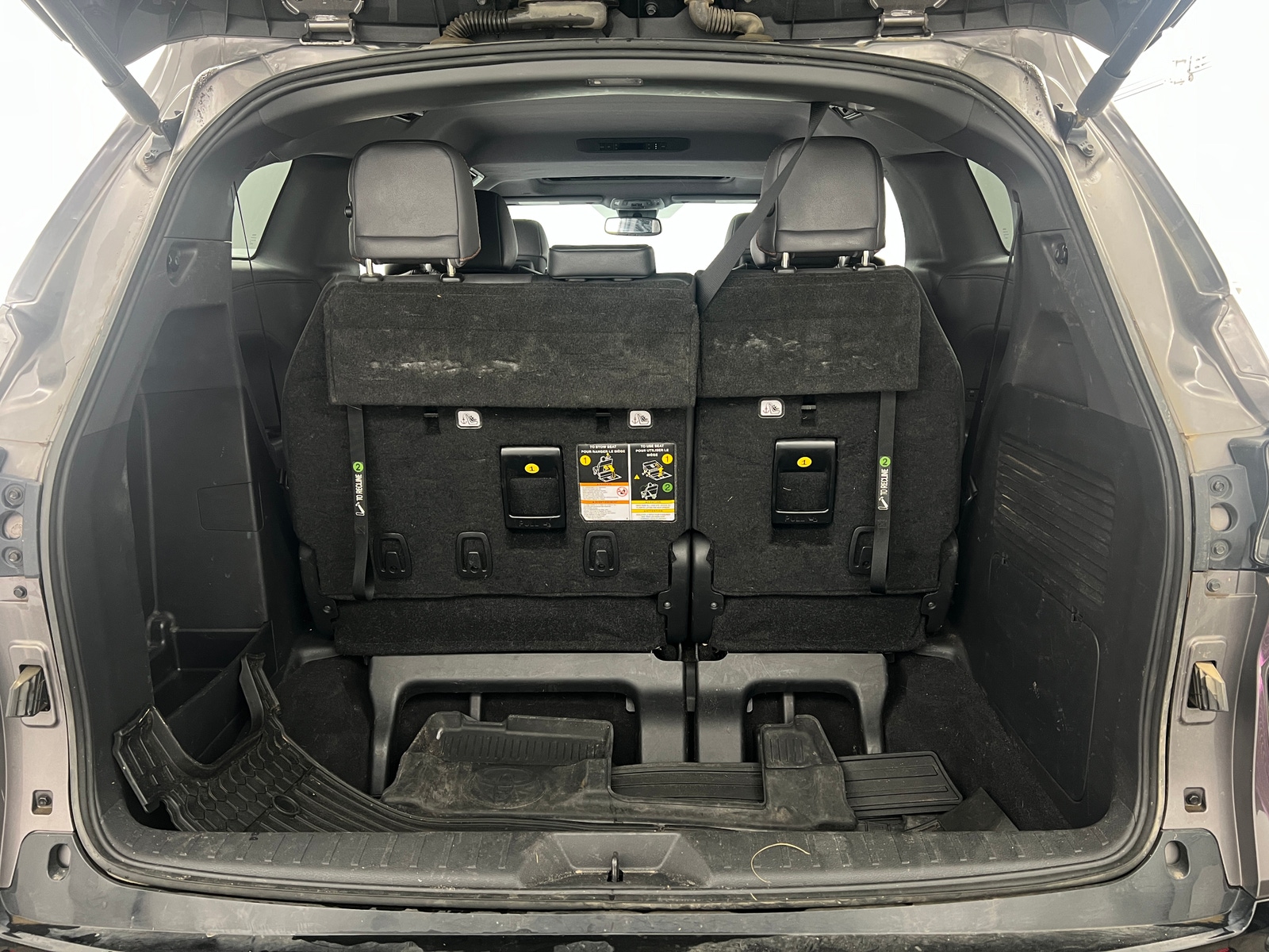 Thumbnail: 2022 Toyota Sienna - 6