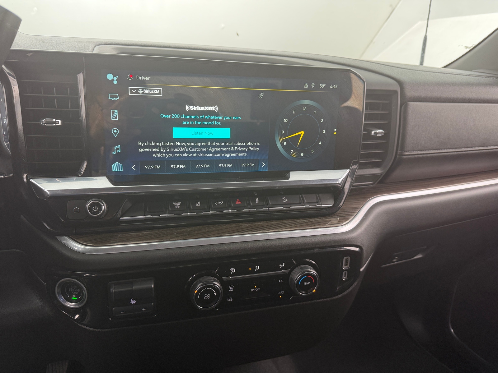 Thumbnail: 2024 Chevrolet Silverado 2500 - 4