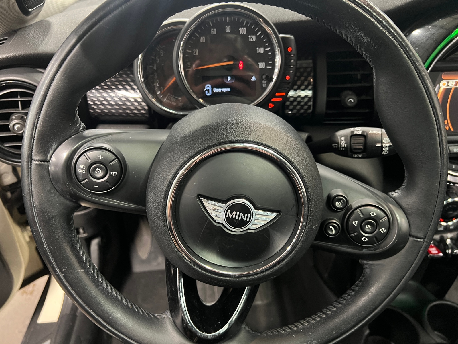 Thumbnail: 2017 MINI Cooper Hardtop - 4