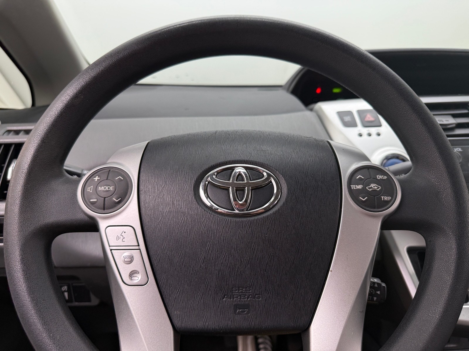 Thumbnail: 2014 Toyota Prius v - 5