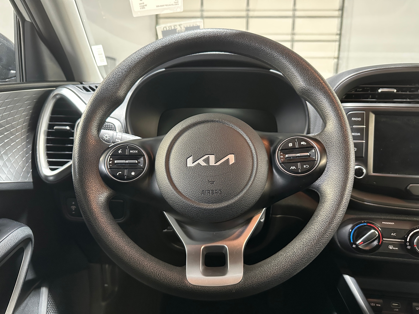 Thumbnail: 2023 Kia Soul - 5