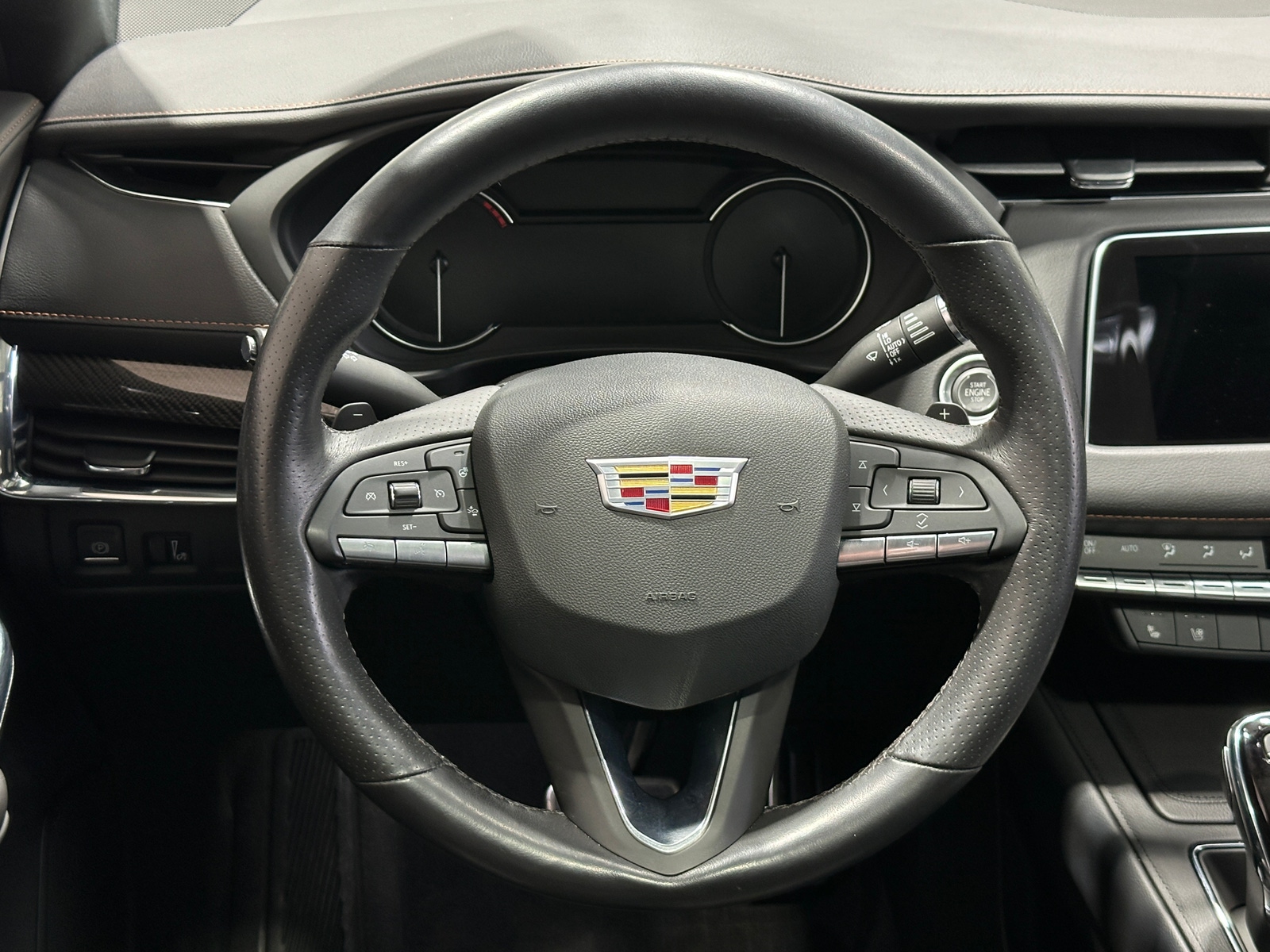 Thumbnail: 2023 Cadillac XT4 - 4