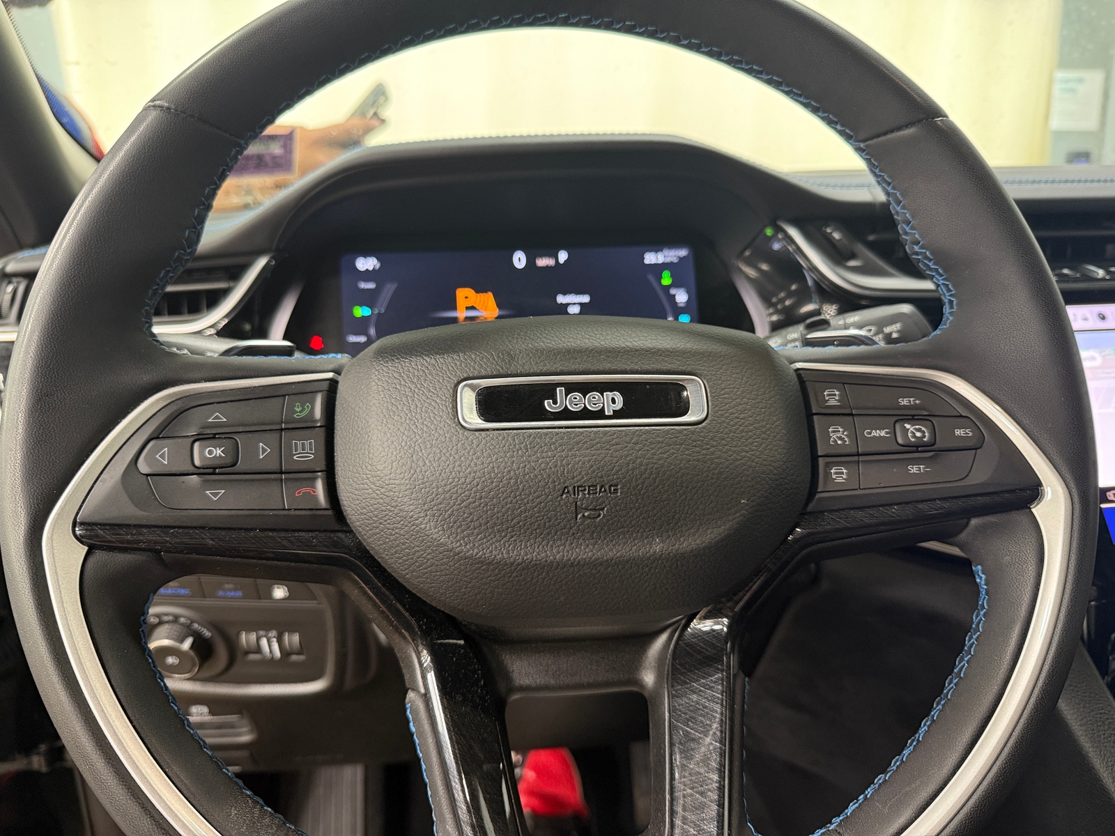 Thumbnail: 2022 Jeep Grand Cherokee - 5
