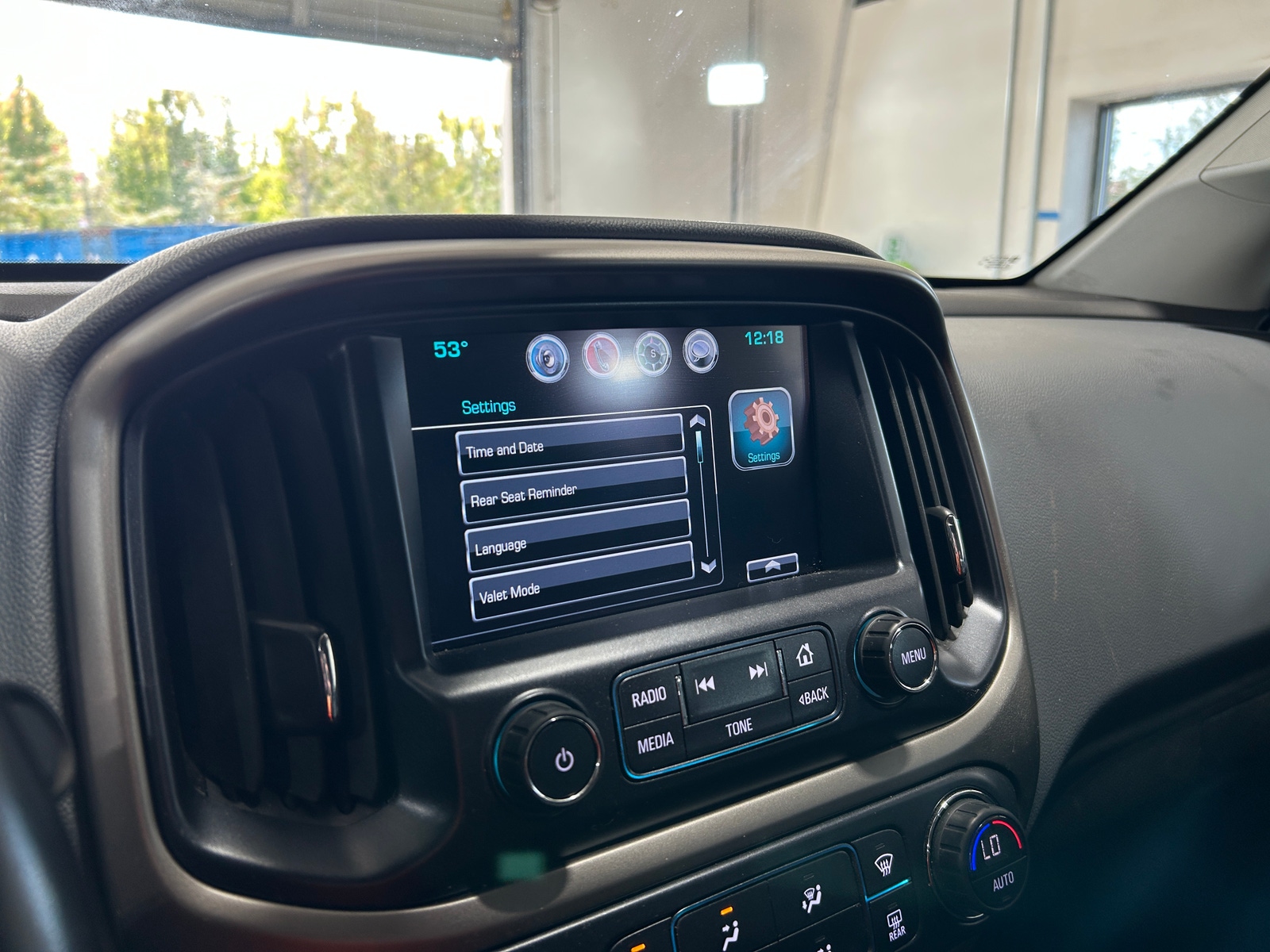 Thumbnail: 2017 Chevrolet Colorado - 3