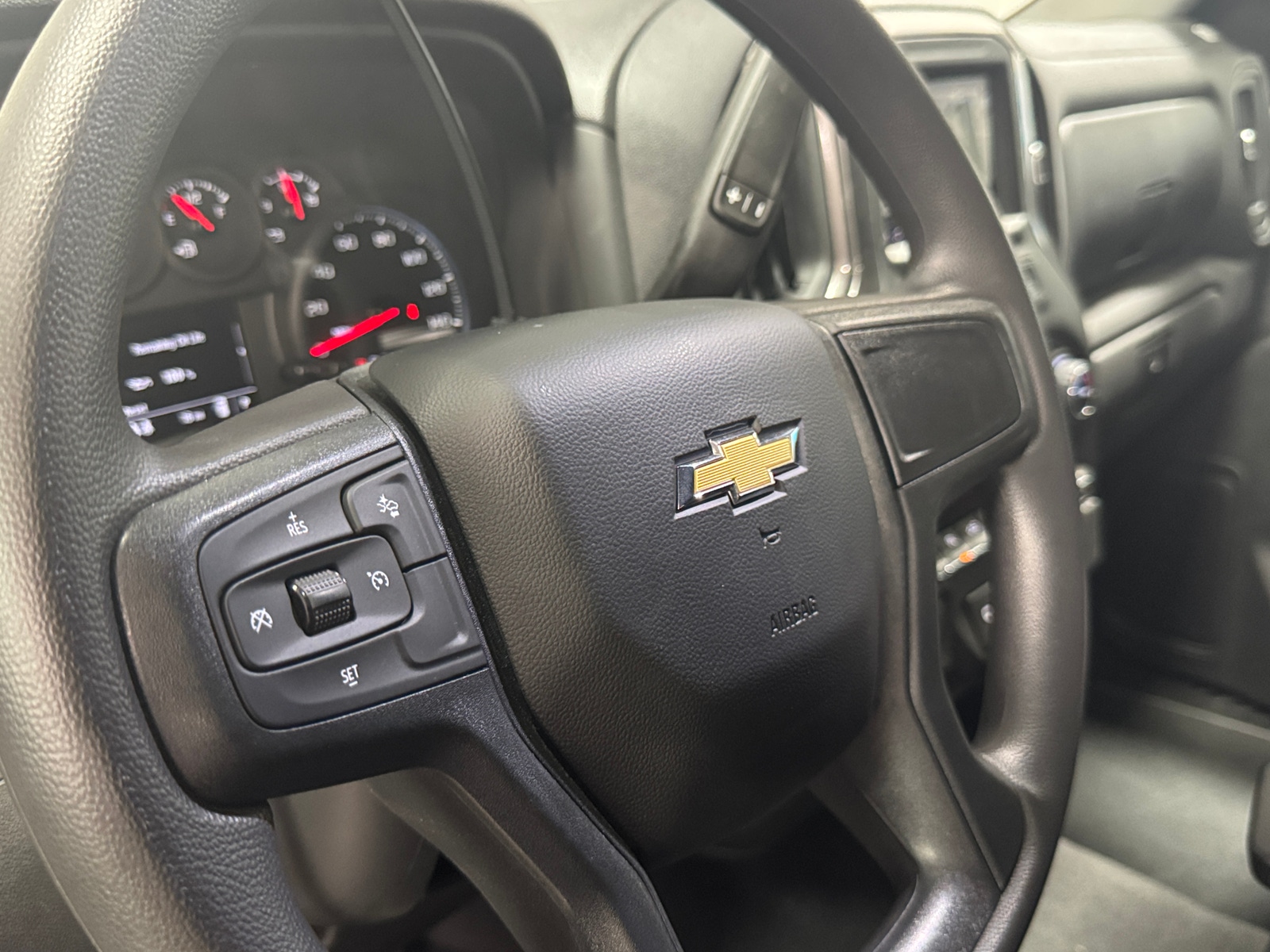 Thumbnail: 2025 Chevrolet Silverado 1500 - 5