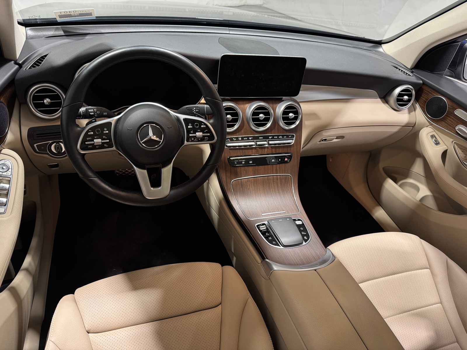 Thumbnail: 2022 Mercedes-Benz GLC - 2