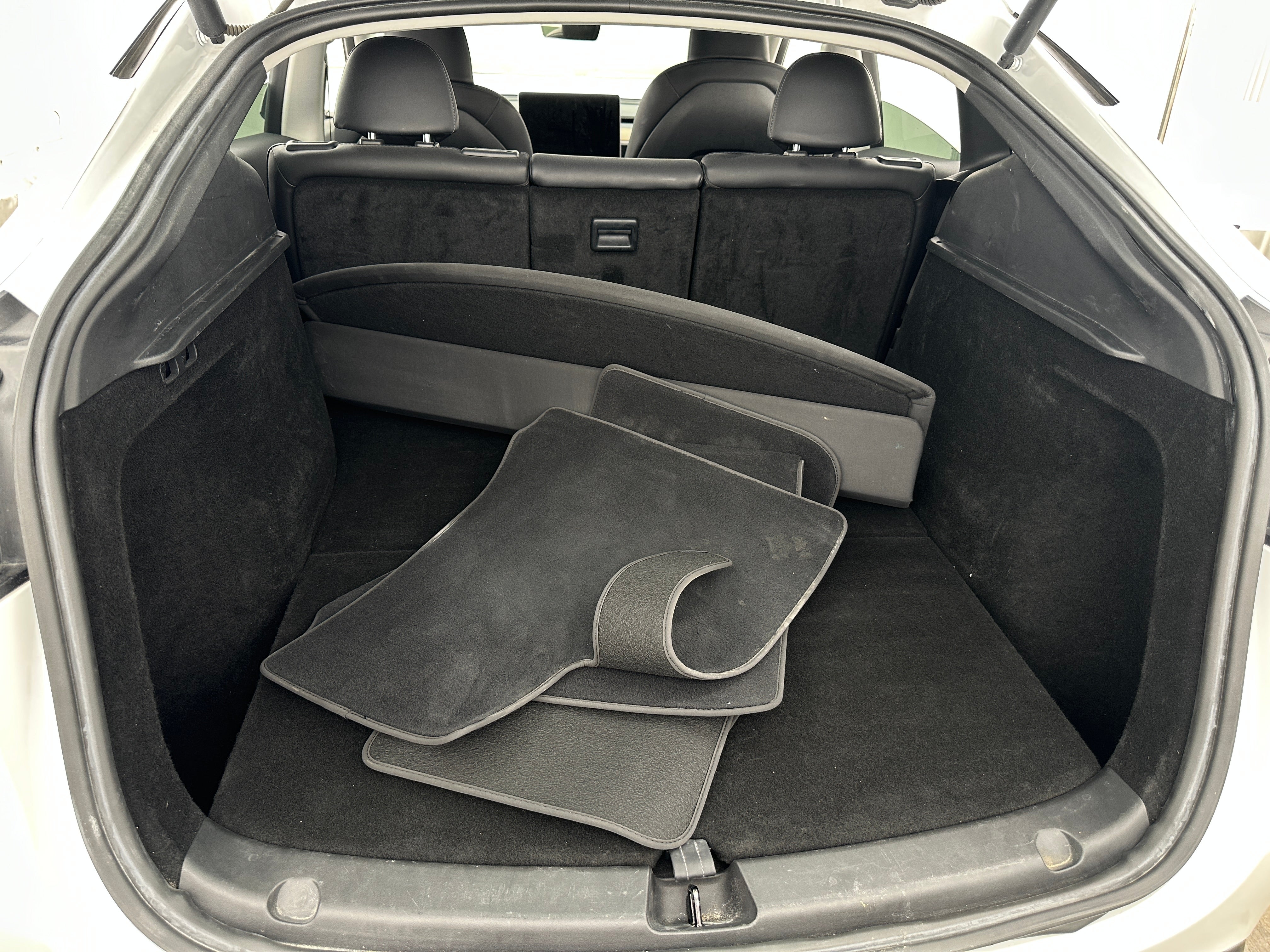 Used 2023 Tesla Model Y Long Range with VIN 7SAYGDEE7PA077261 for sale in Oak Creek, WI