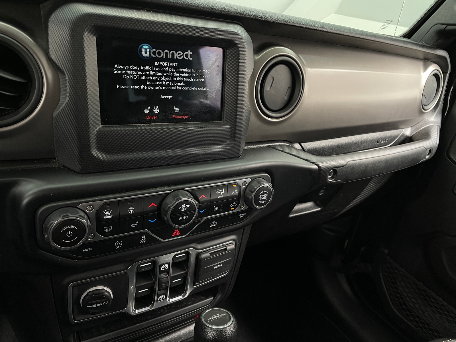 Thumbnail: 2021 Jeep Gladiator - 4