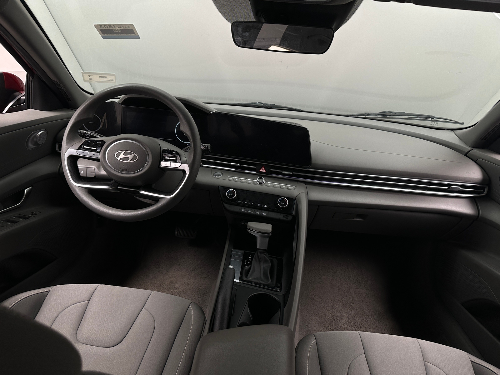 Thumbnail: 2024 Hyundai Elantra - 3