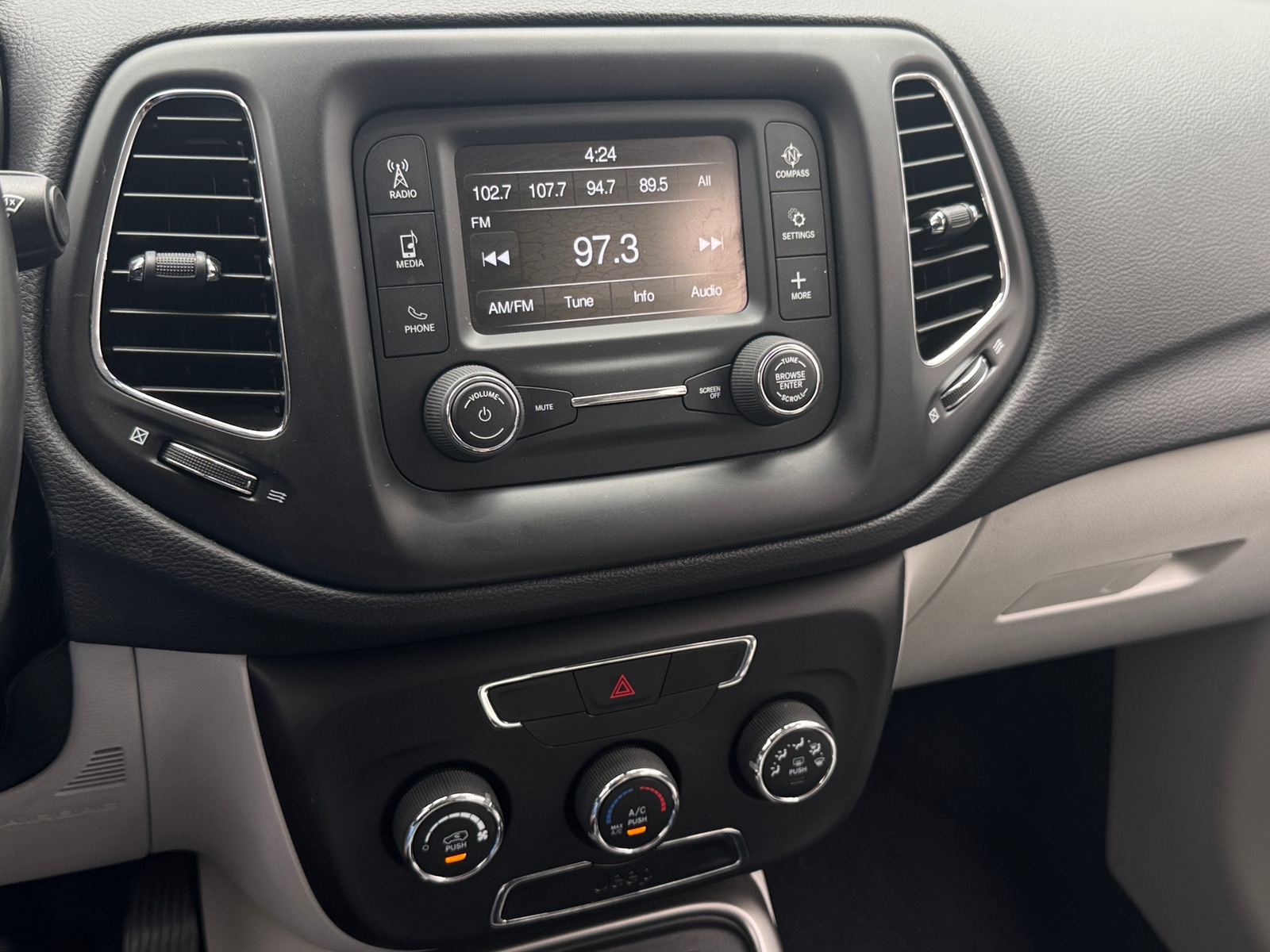 Thumbnail: 2018 Jeep Compass - 4