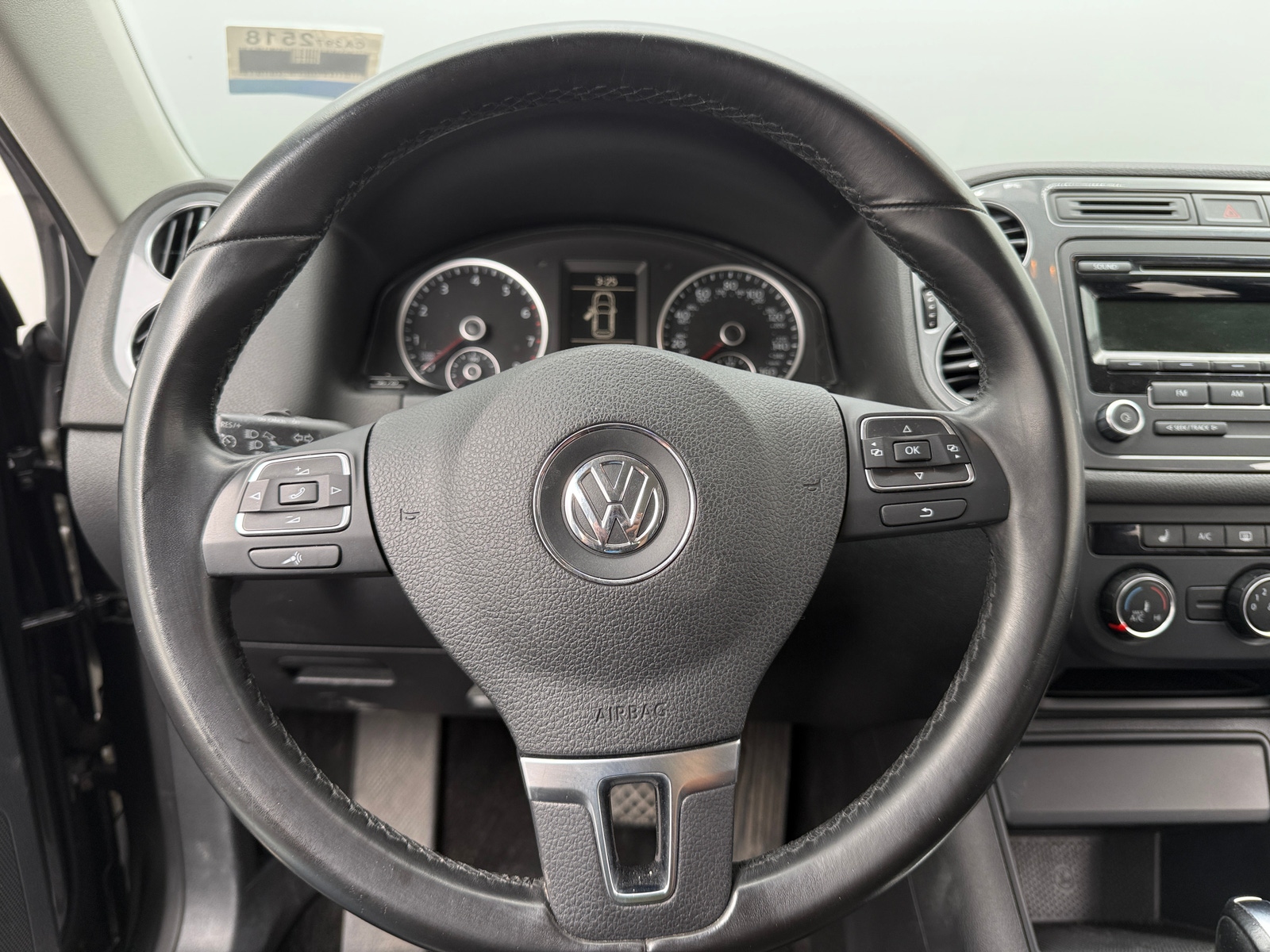 Thumbnail: 2014 Volkswagen Tiguan - 5