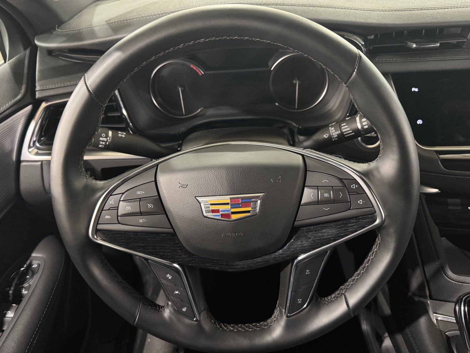 Thumbnail: 2025 Cadillac XT5 - 4