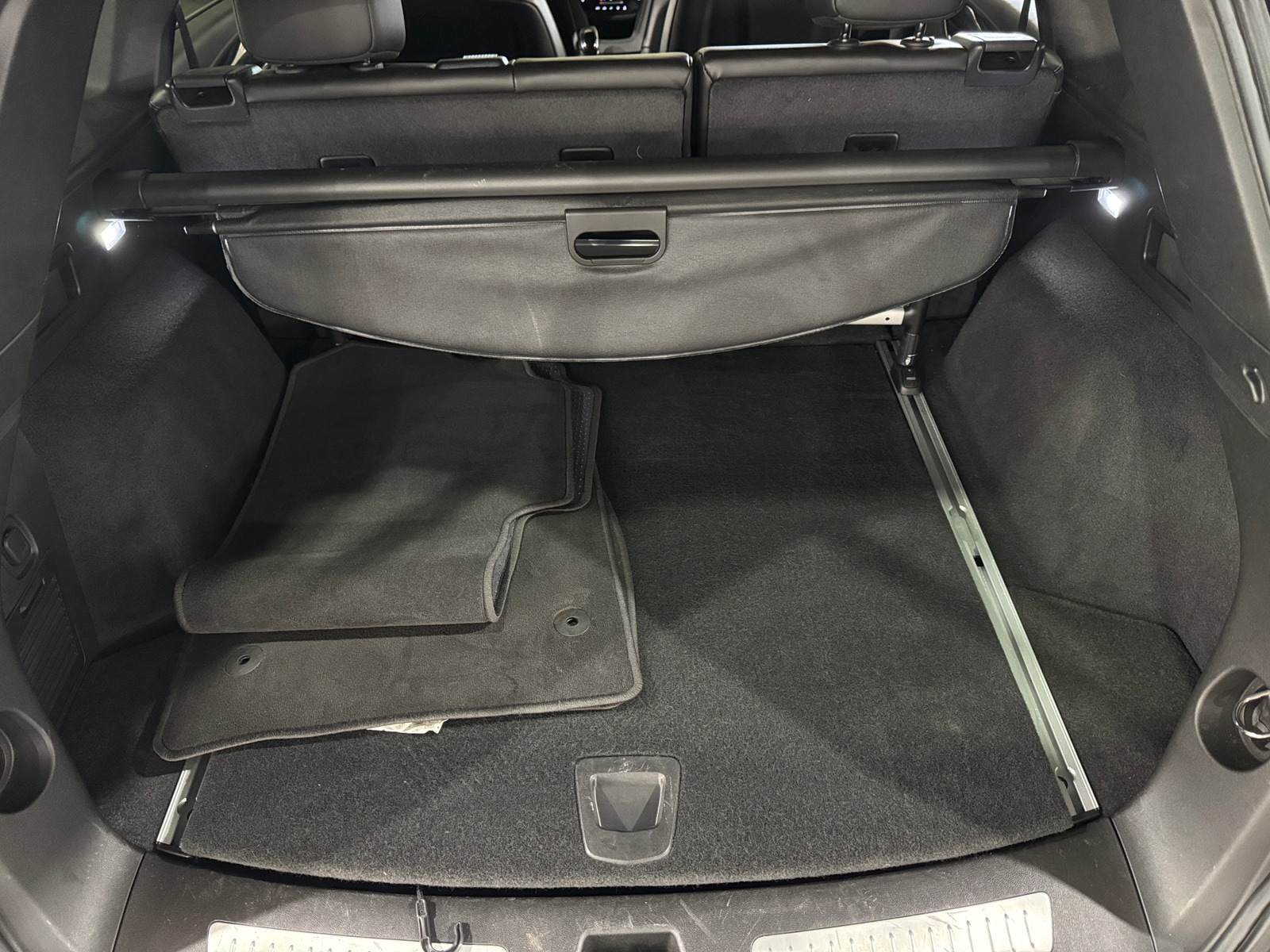 Thumbnail: 2025 Cadillac XT5 - 6